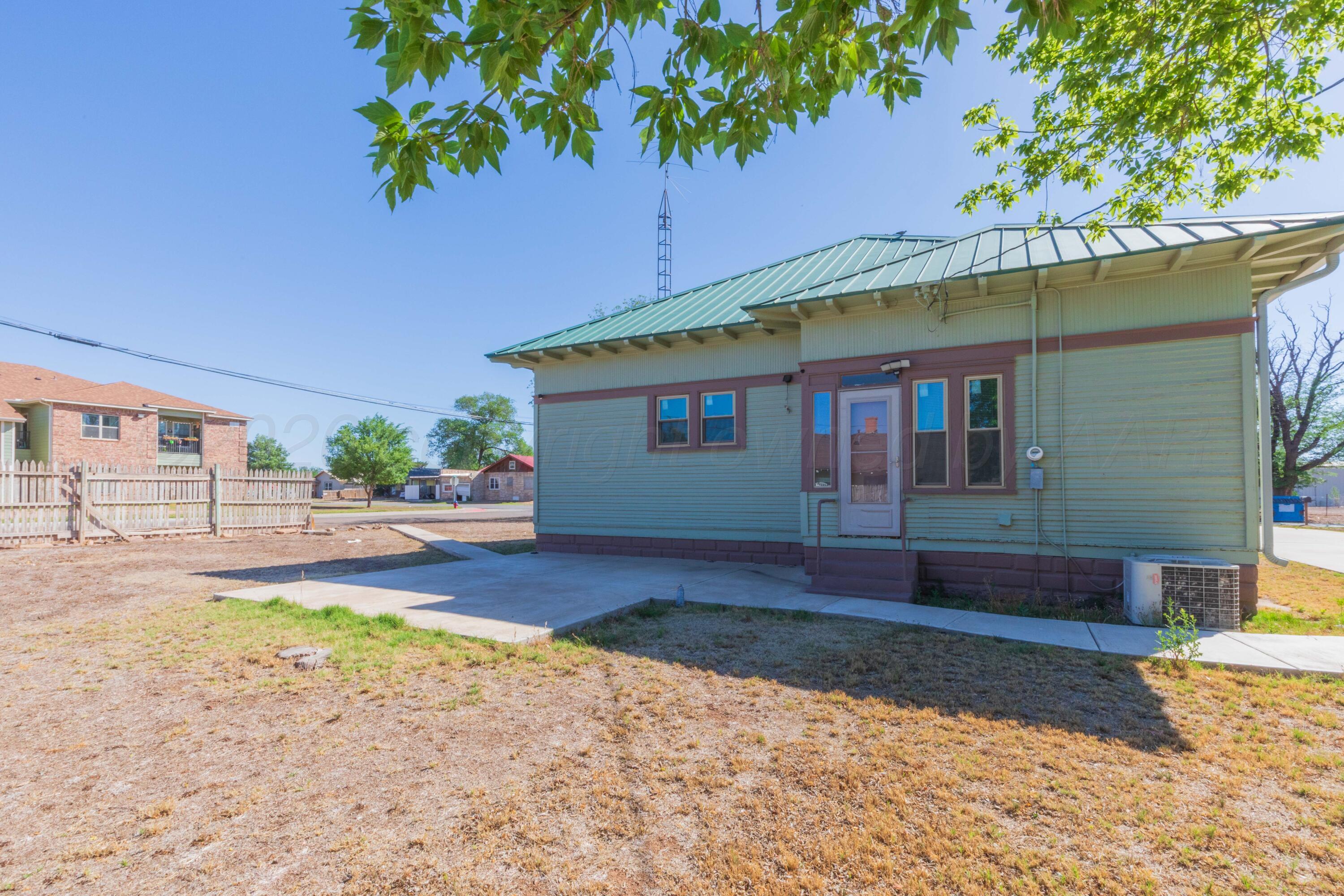 311 Jackson Avenue Property Photo 25
