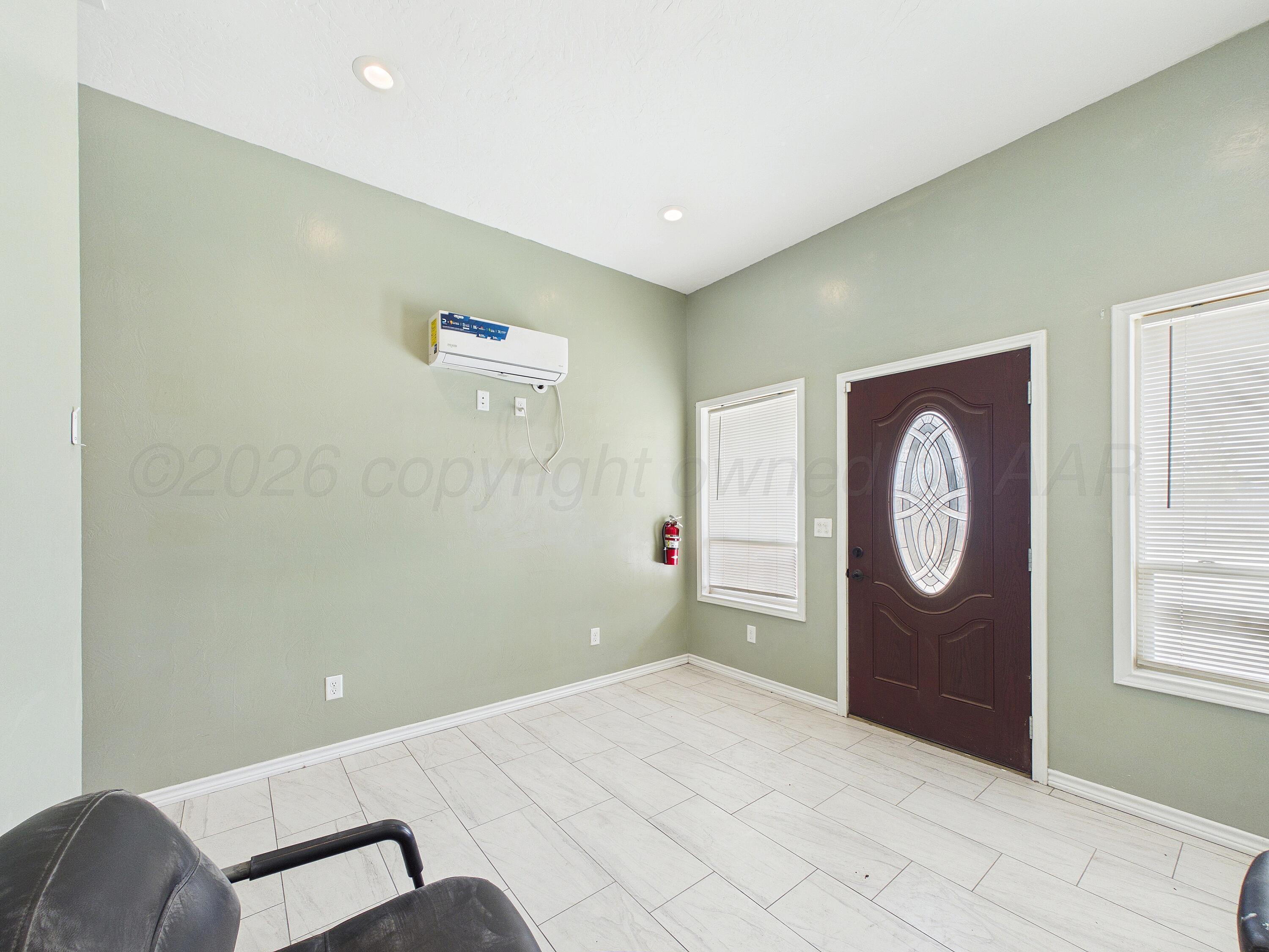3901 E Interstate 40 Drive Property Photo 5