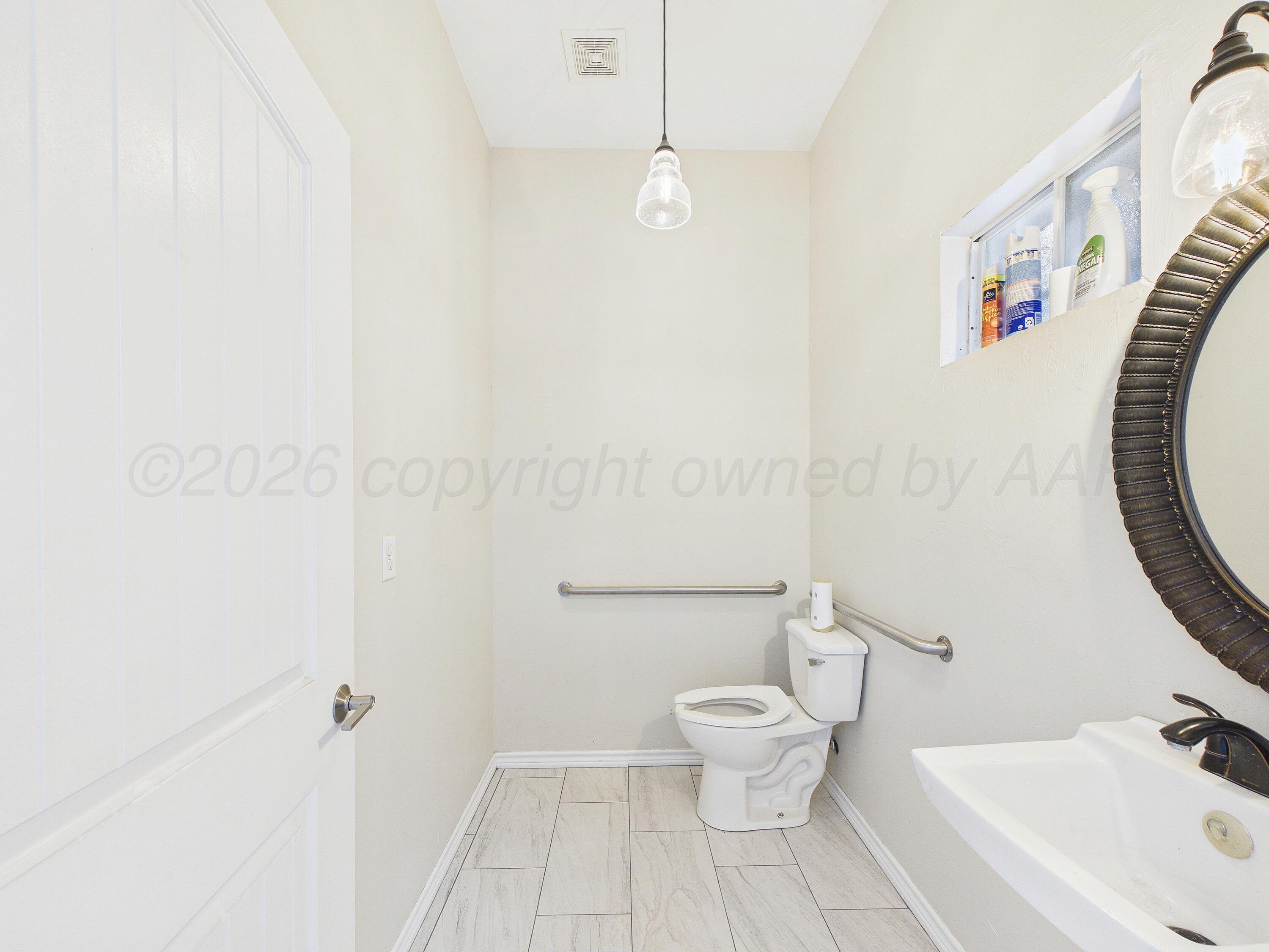 3901 E Interstate 40 Drive Property Photo 10