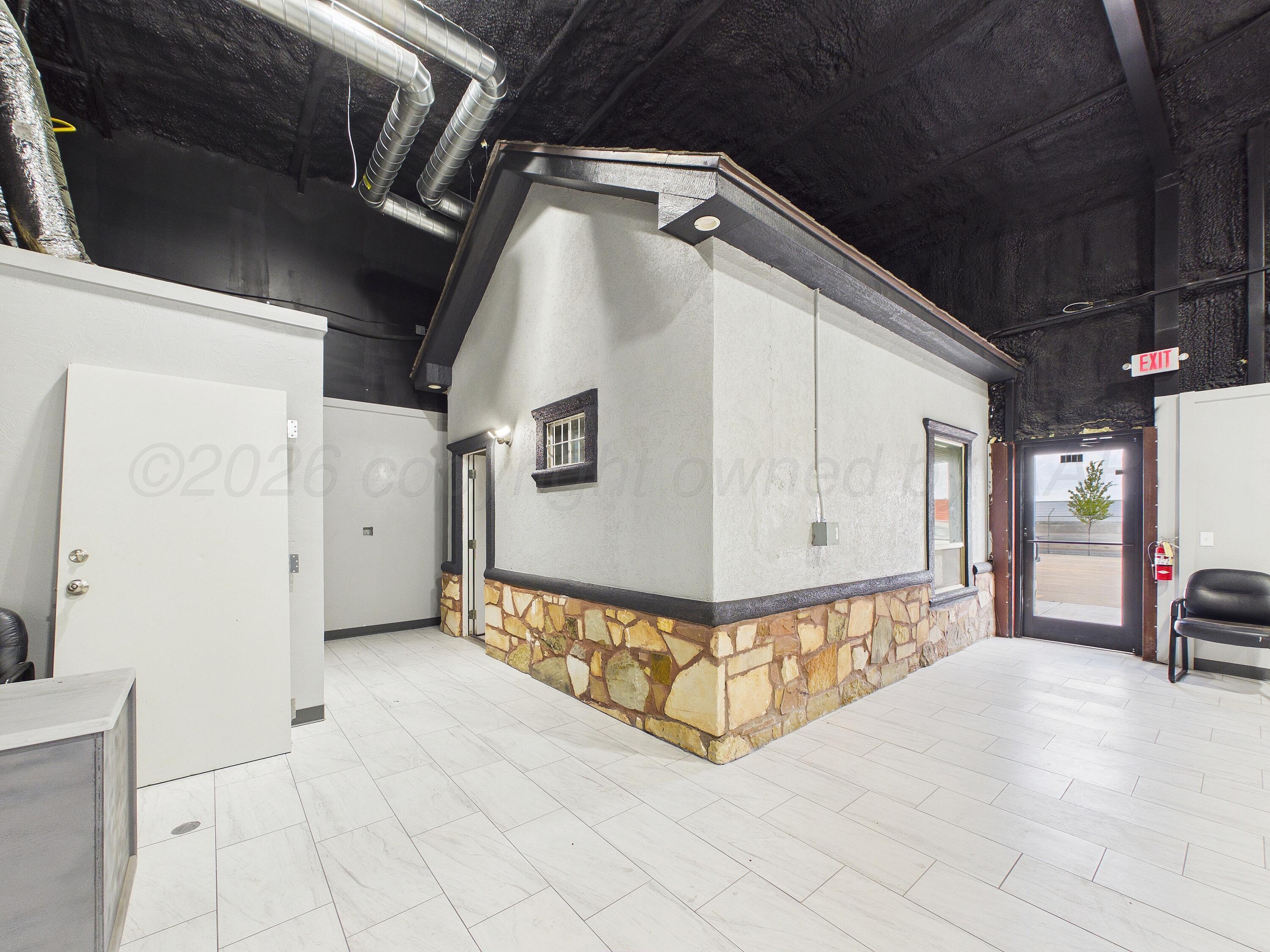 3901 E Interstate 40 Drive Property Photo 13