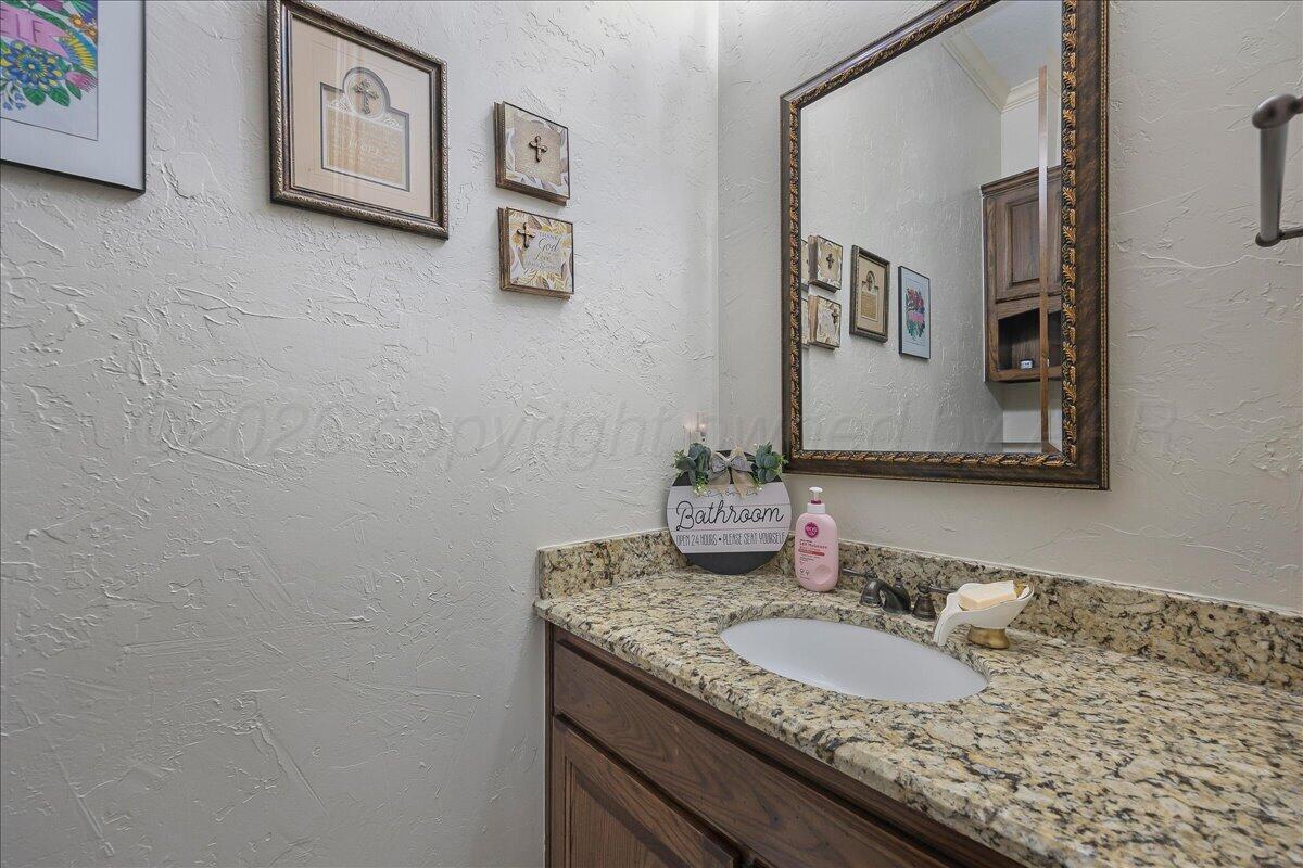 7900 London Court Property Photo 33
