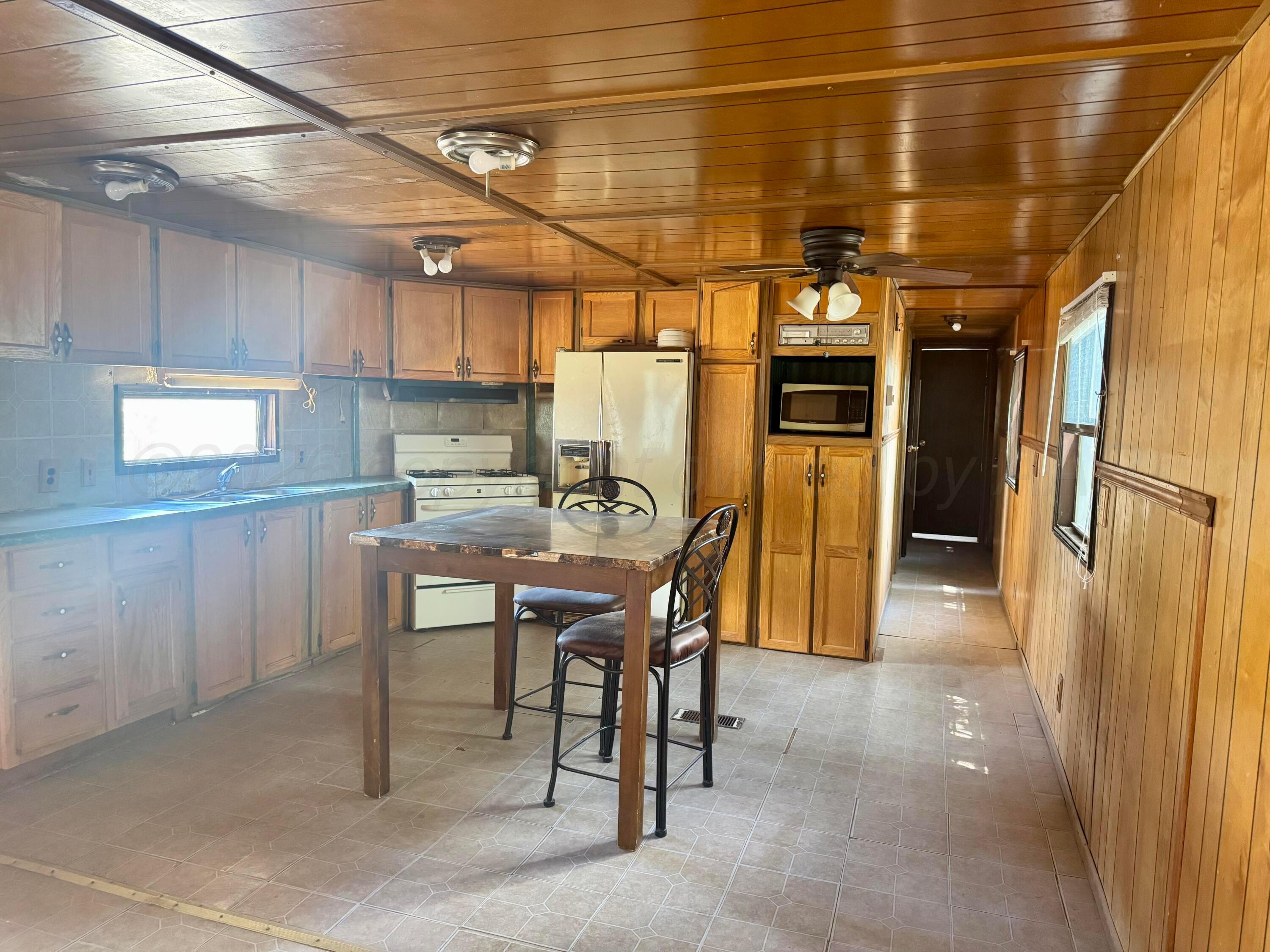 1200 S Stanley Street Property Photo 8