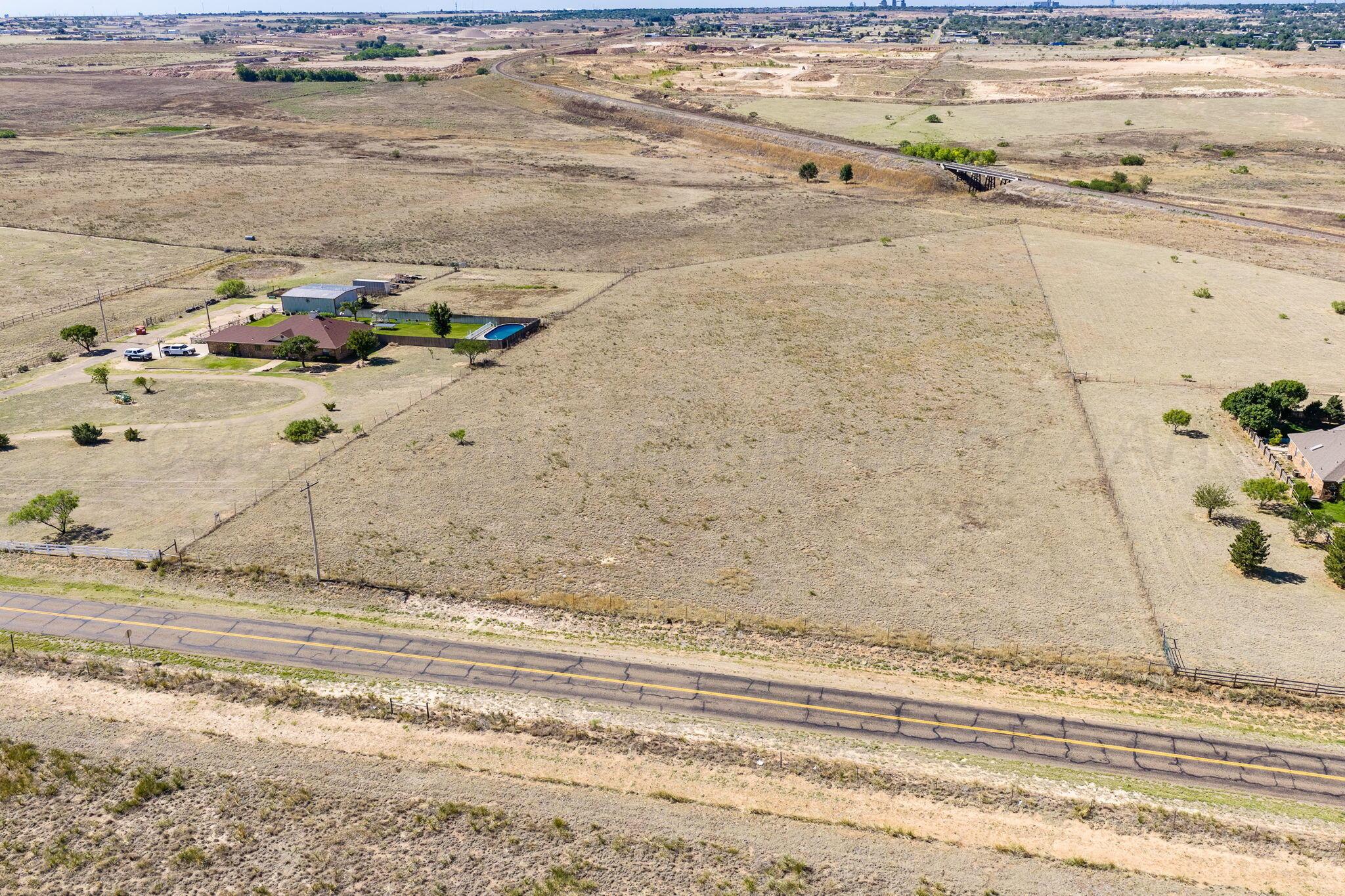 2800 E Willow Creek Drive Property Photo 3