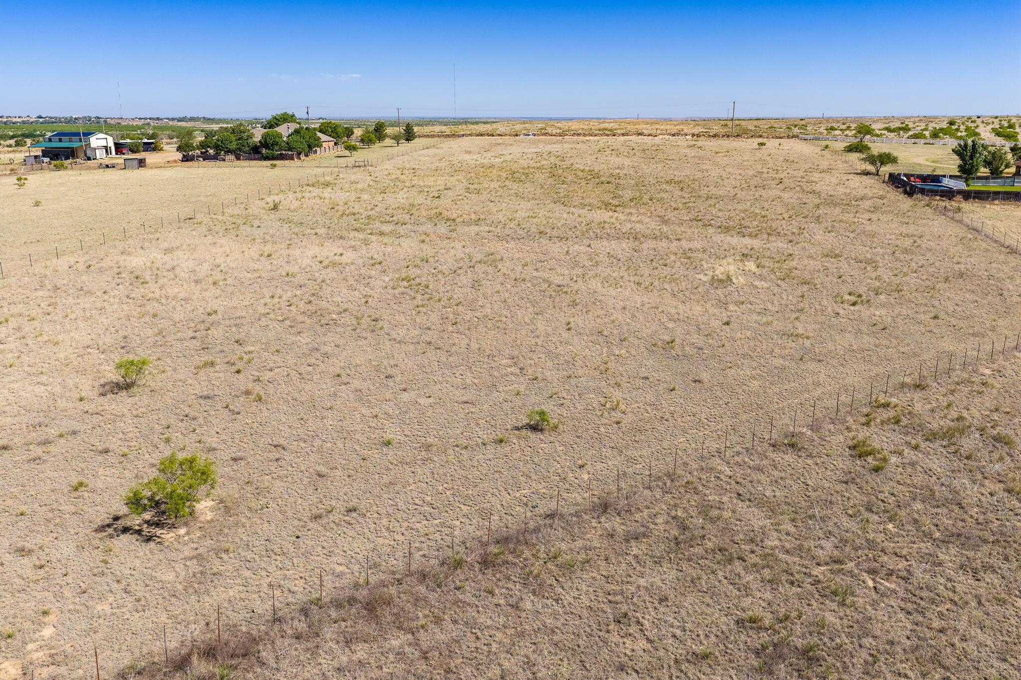 2800 E Willow Creek Drive Property Photo 9