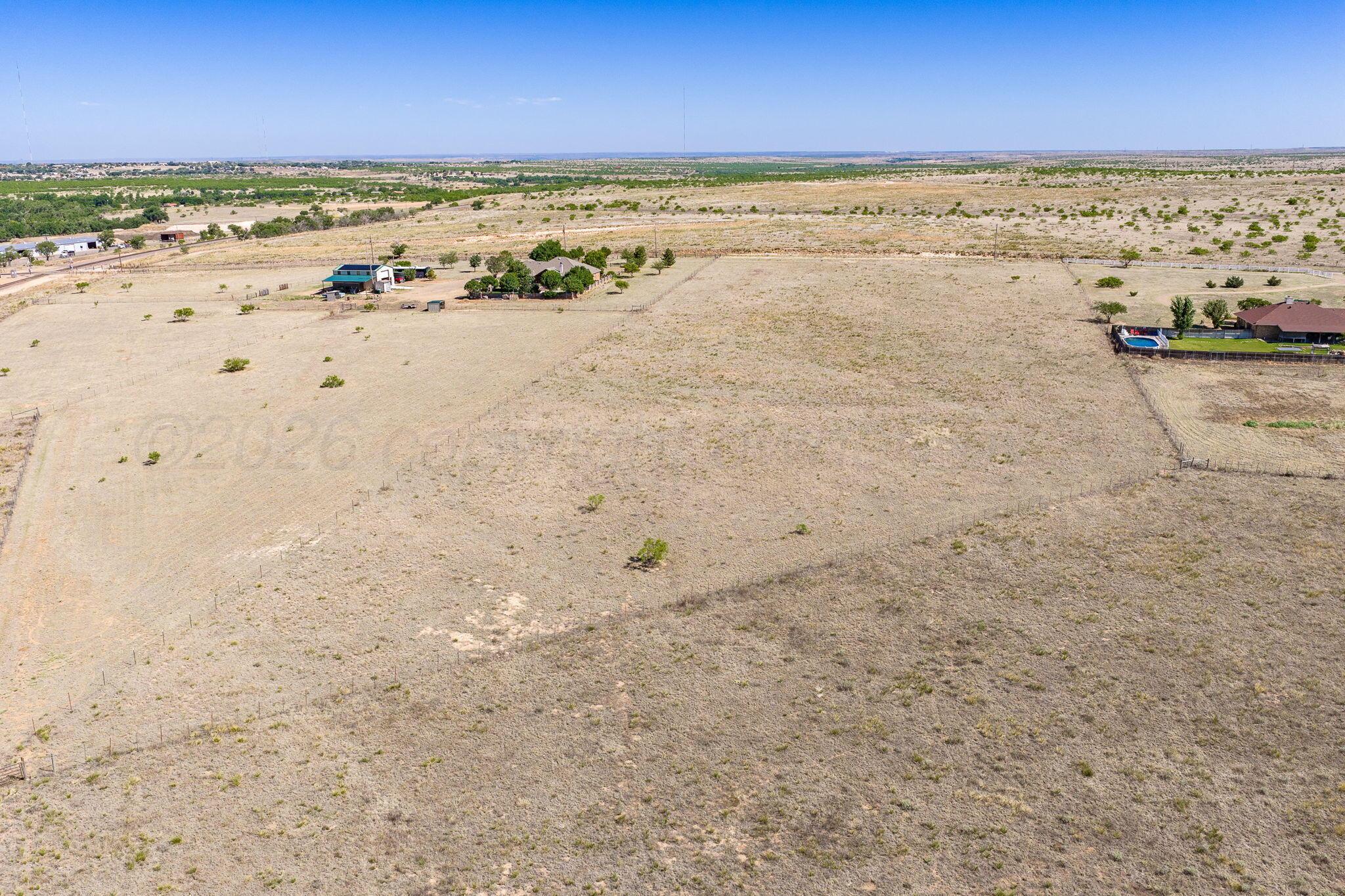 2800 E Willow Creek Drive Property Photo 10