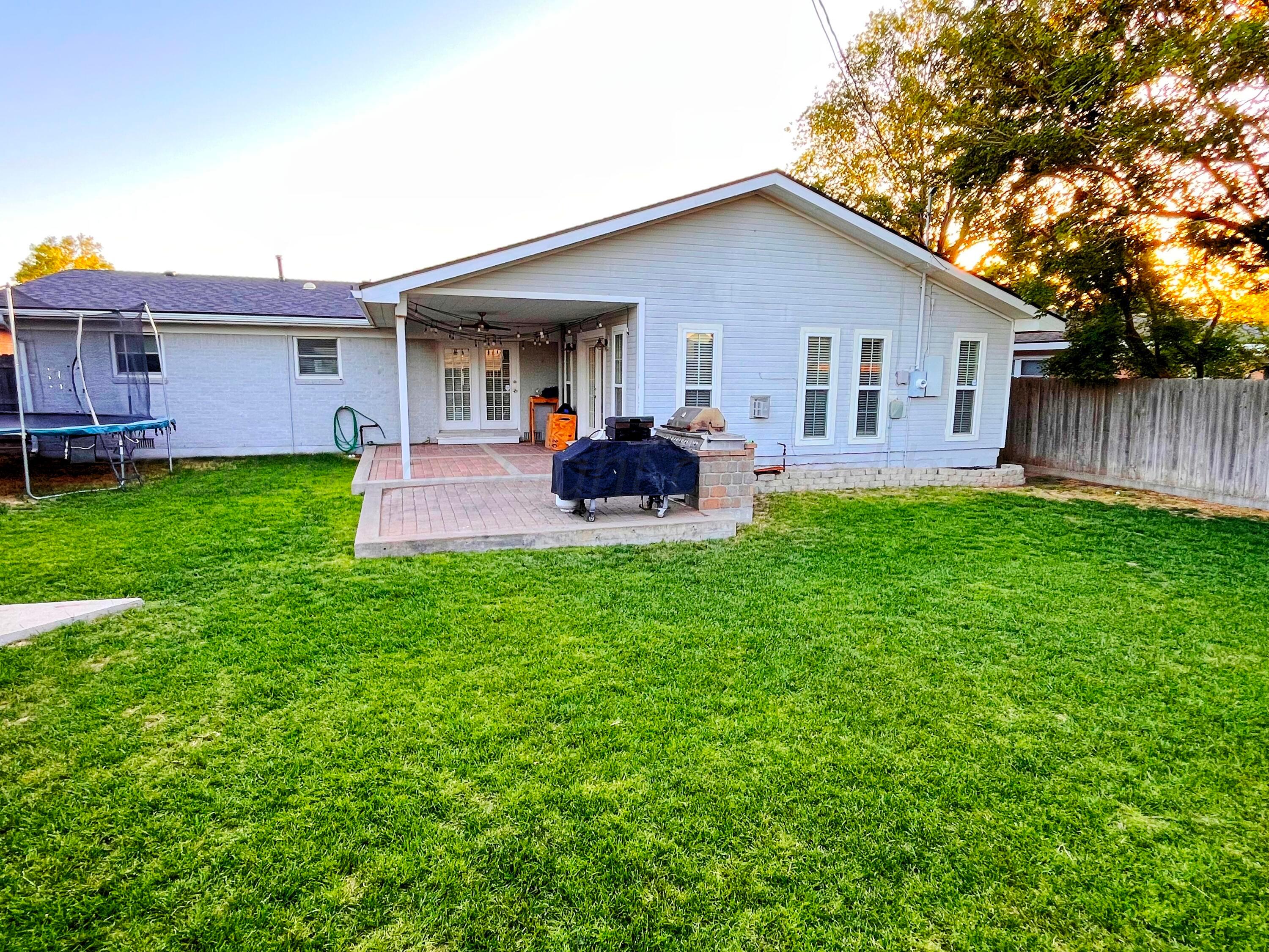 909 Michigan Street Property Photo 18