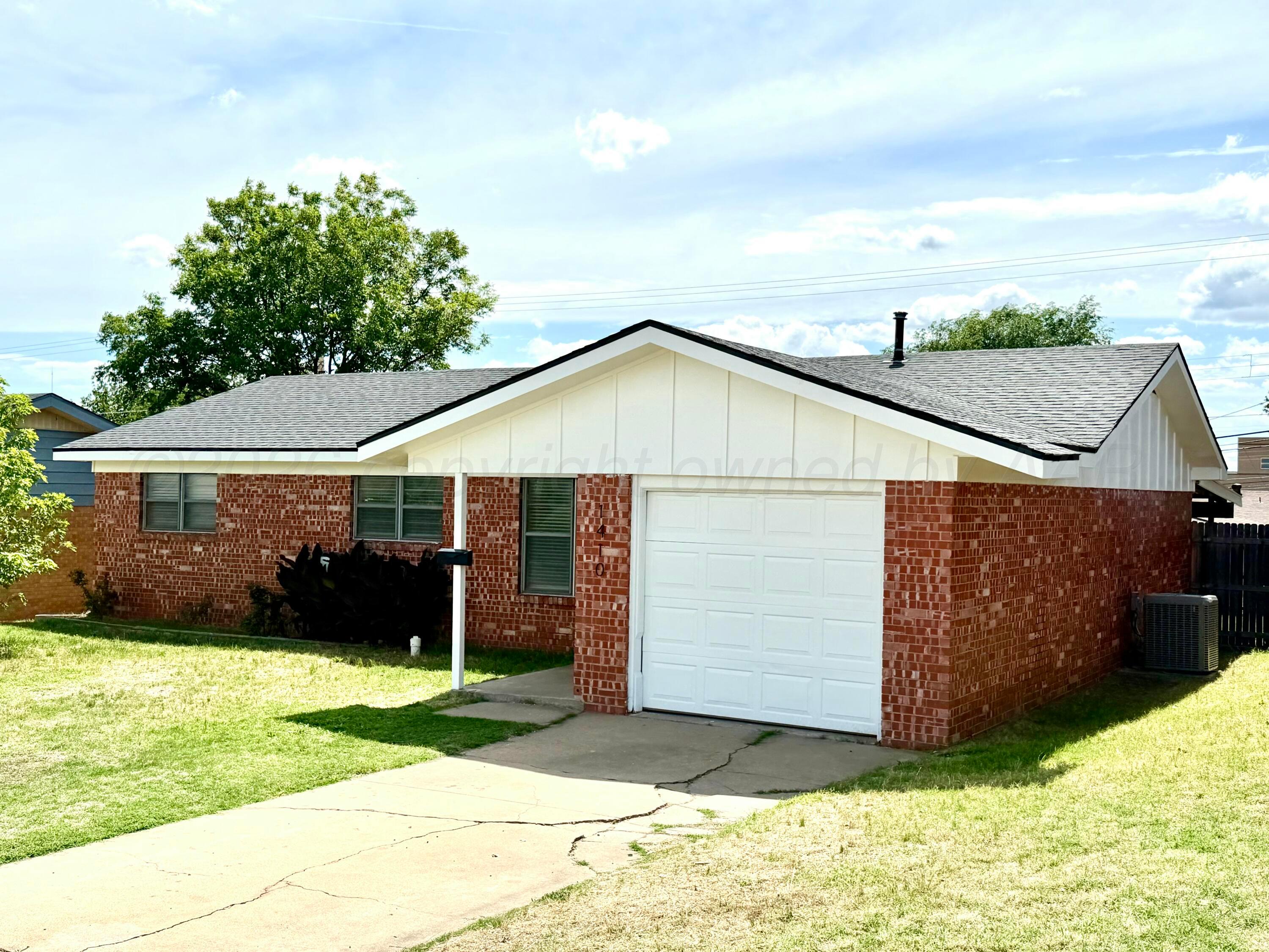 1410 Primrose Lane Property Photo 3