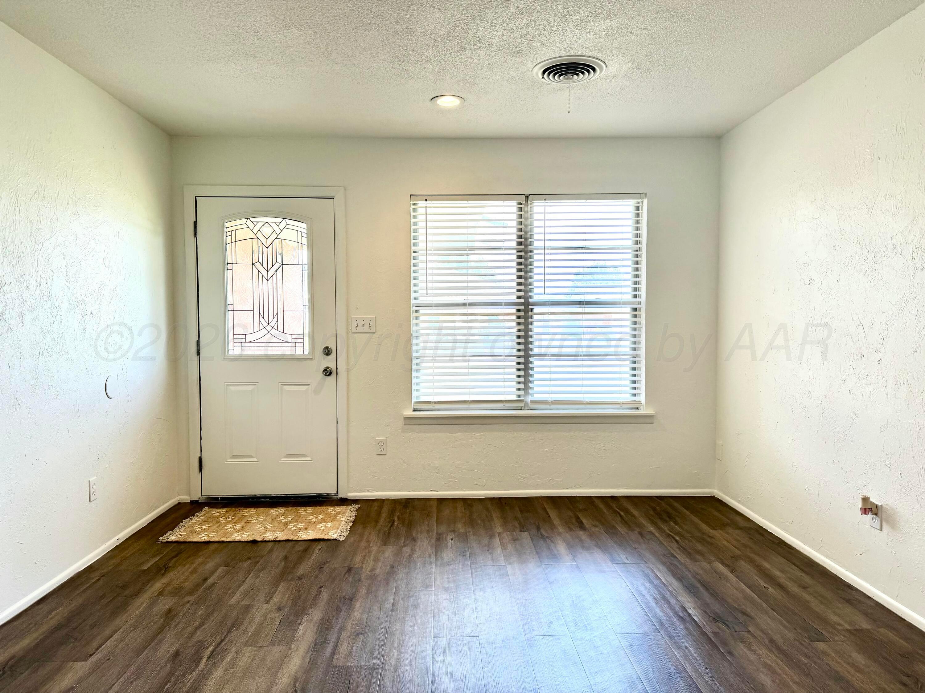 1410 Primrose Lane Property Photo 5