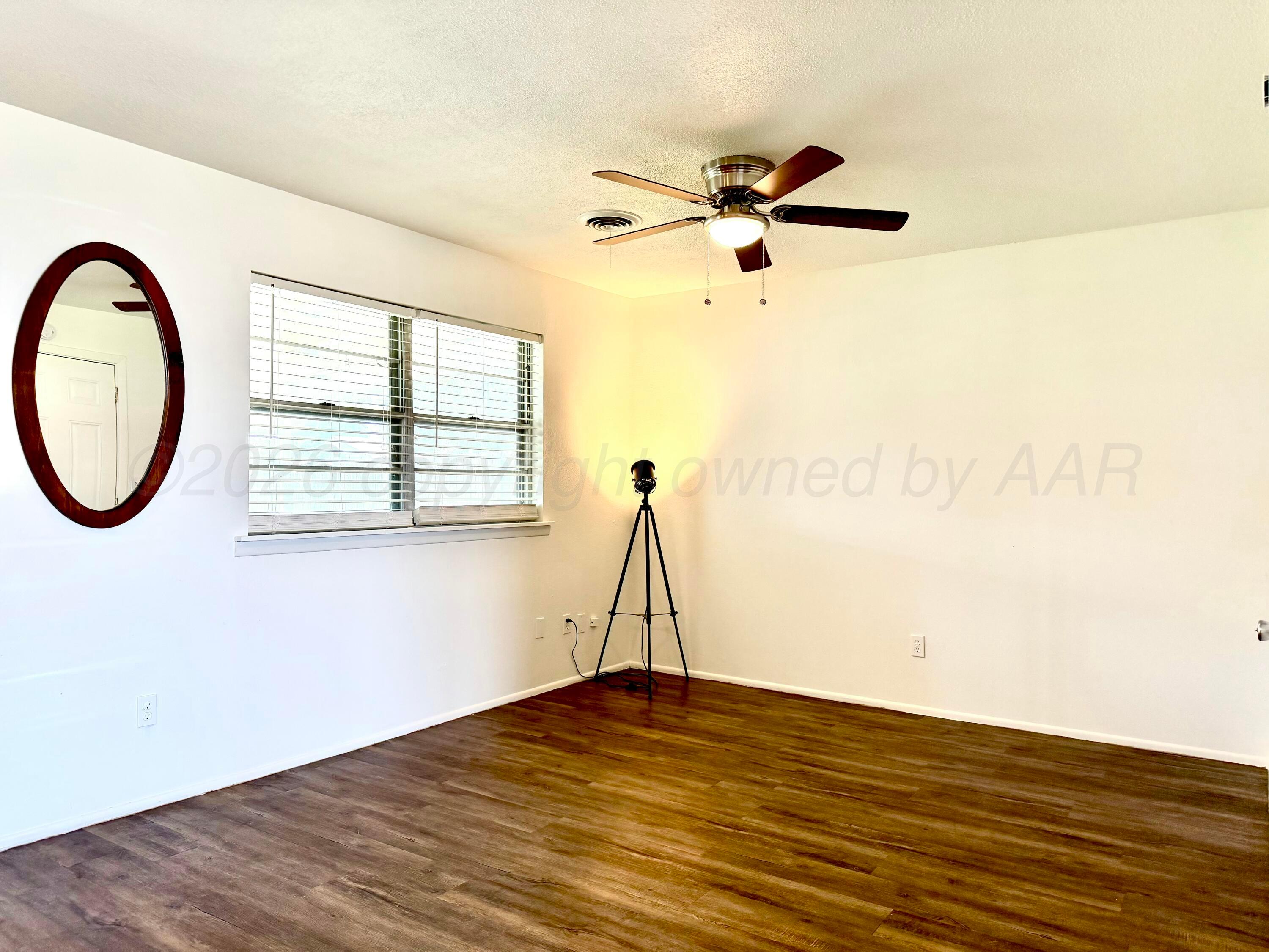 1410 Primrose Lane Property Photo 6