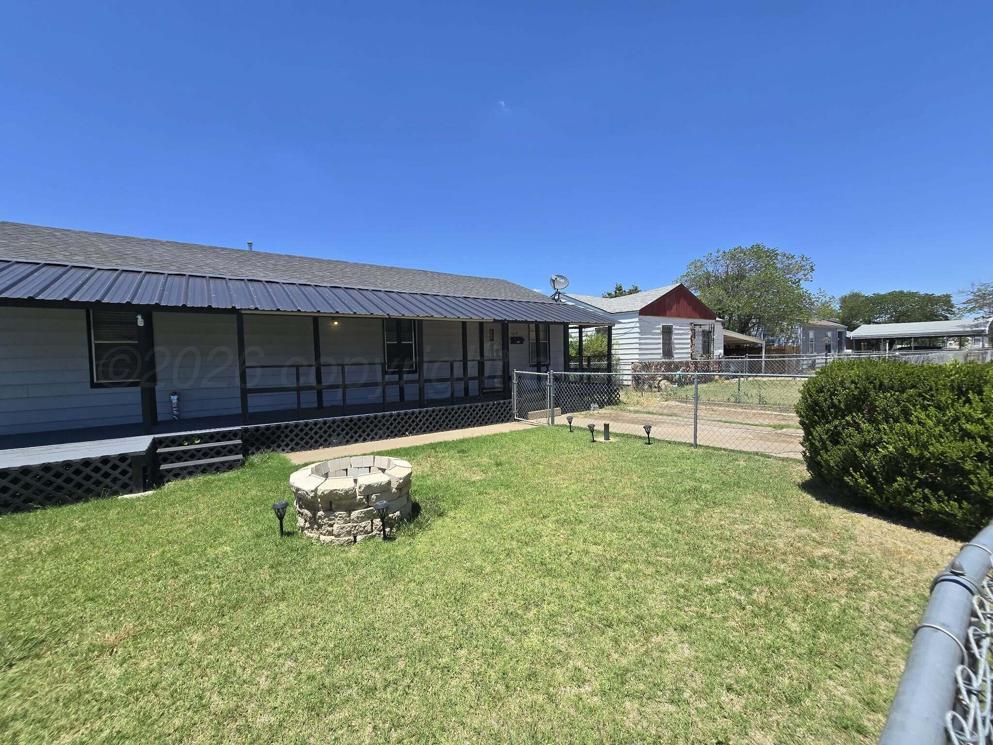1619 N HIGHLAND Property Photo 1