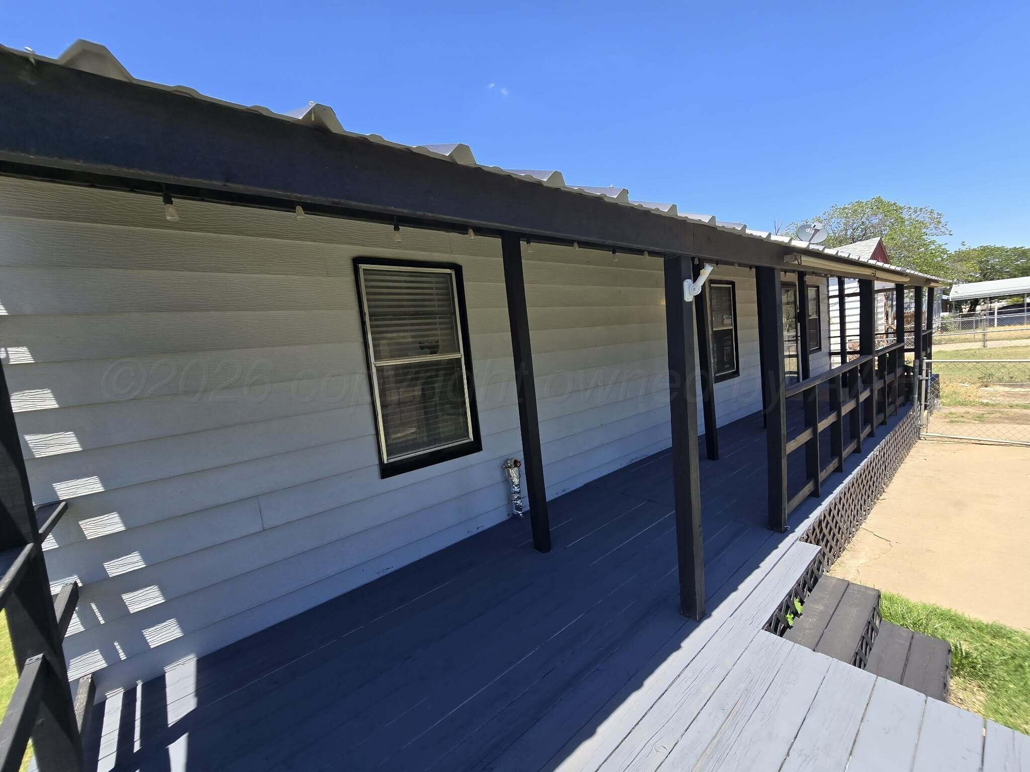 1619 N Highland Property Photo 3