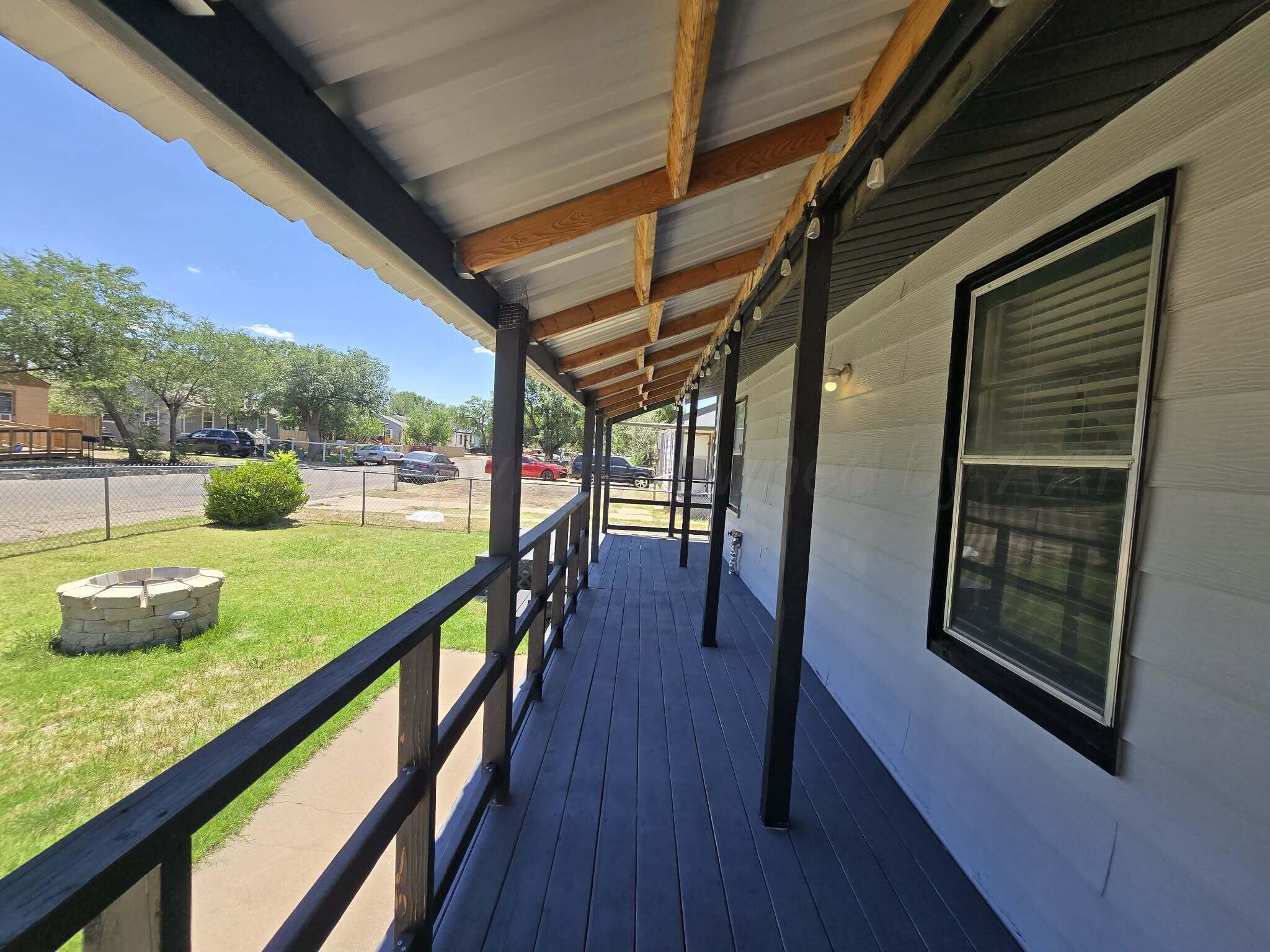 1619 N Highland Property Photo 4