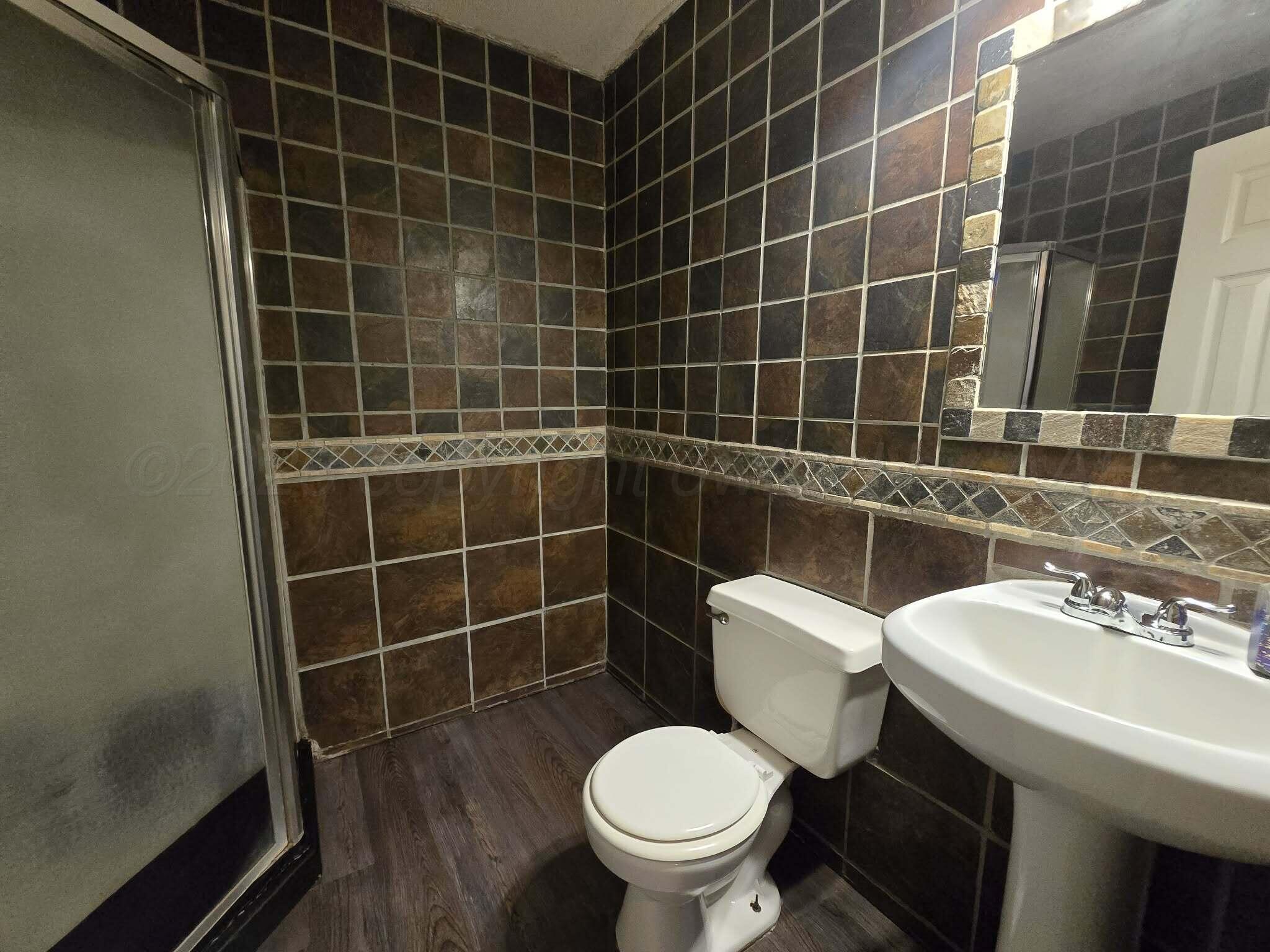 1619 N Highland Property Photo 9