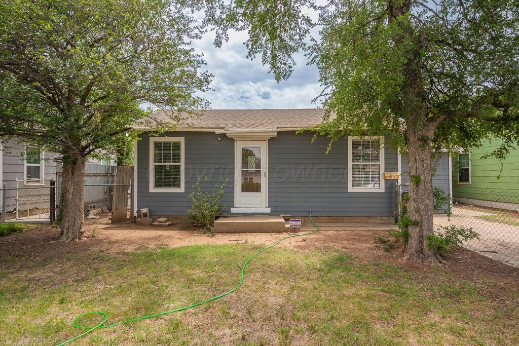 2406 Brook Avenue Property Photo 2