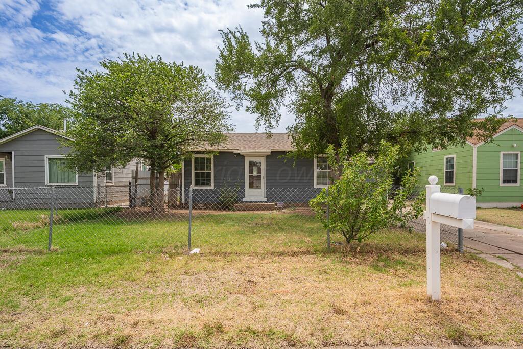 2406 Brook Avenue Property Photo 3