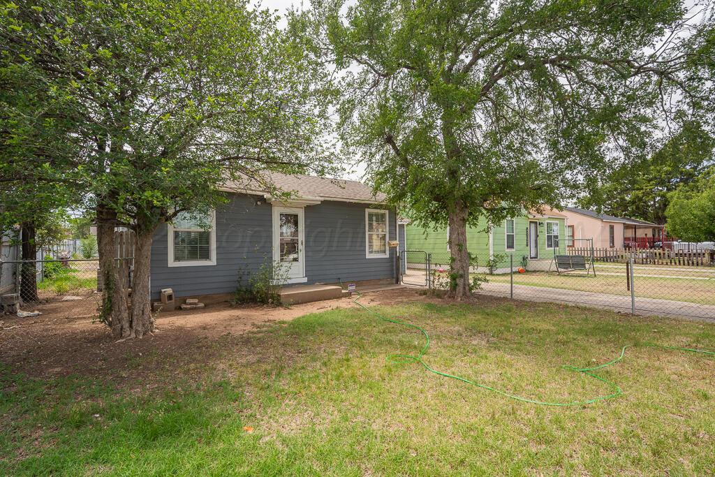 2406 Brook Avenue Property Photo 4