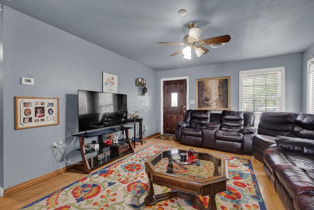 2406 Brook Avenue Property Photo 6