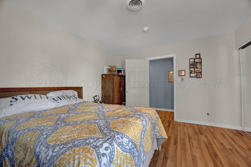 2406 Brook Avenue Property Photo 11