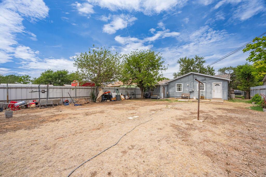 2406 Brook Avenue Property Photo 16