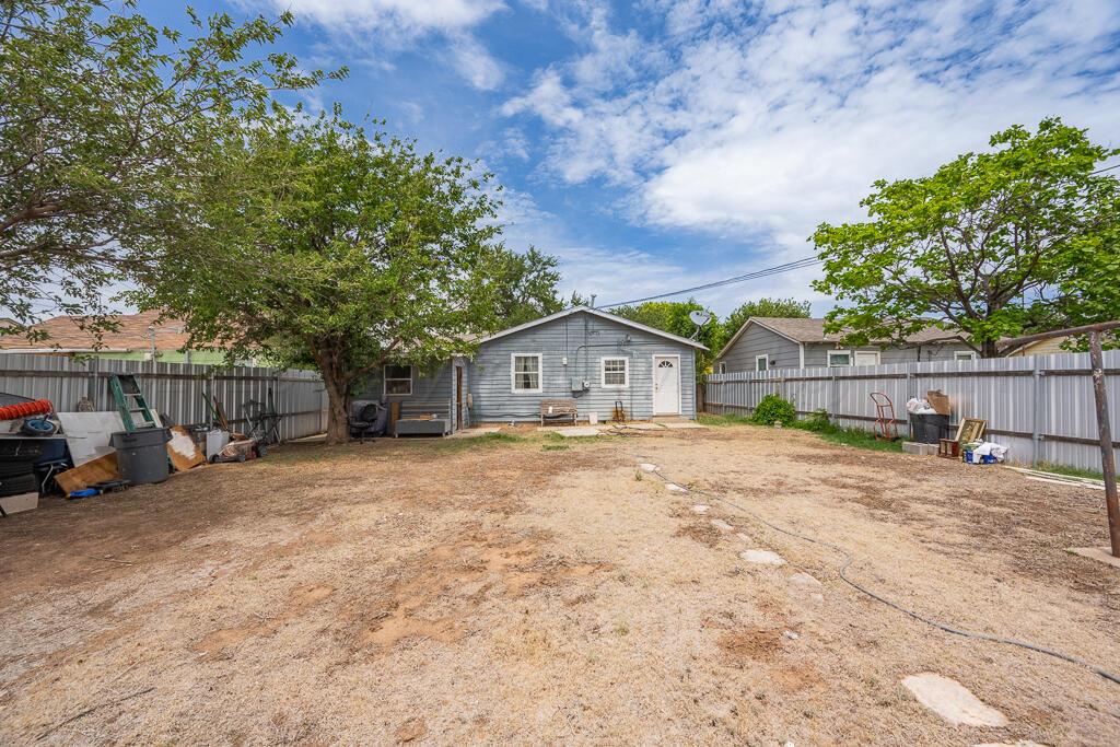 2406 Brook Avenue Property Photo 17
