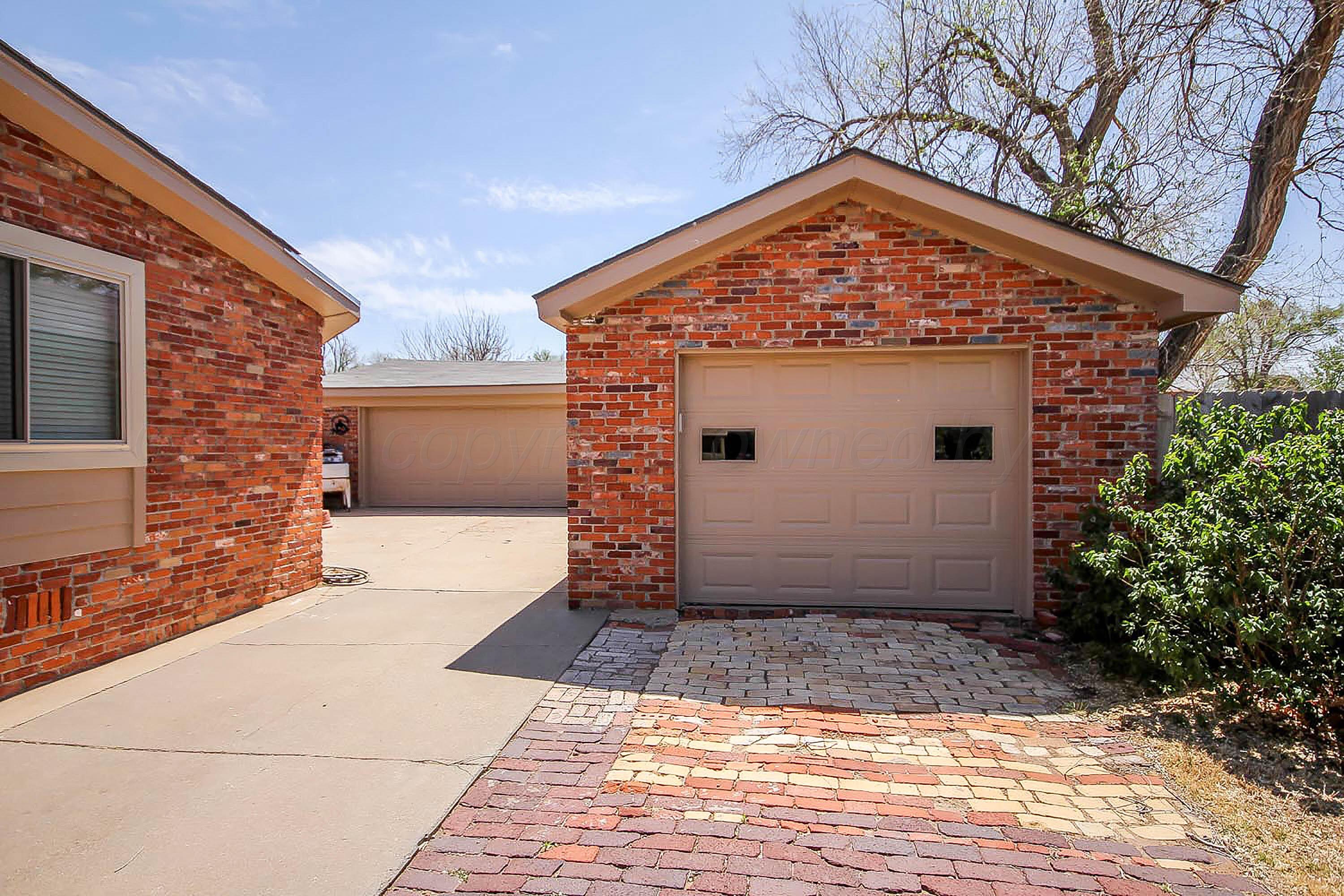 331 W Bonita Avenue Property Photo 4