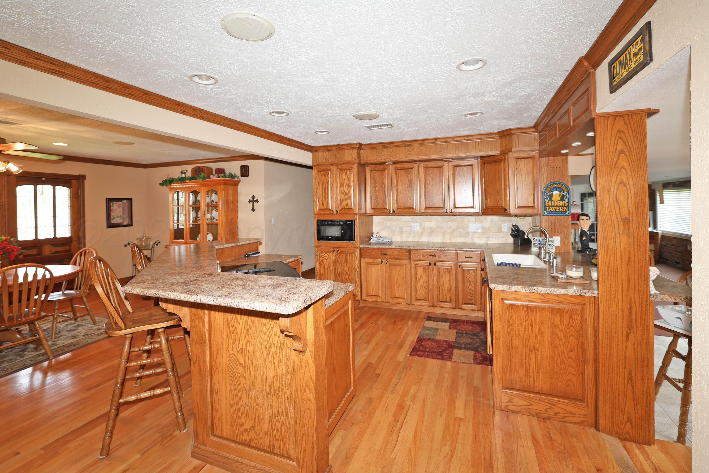 331 W Bonita Avenue Property Photo 9