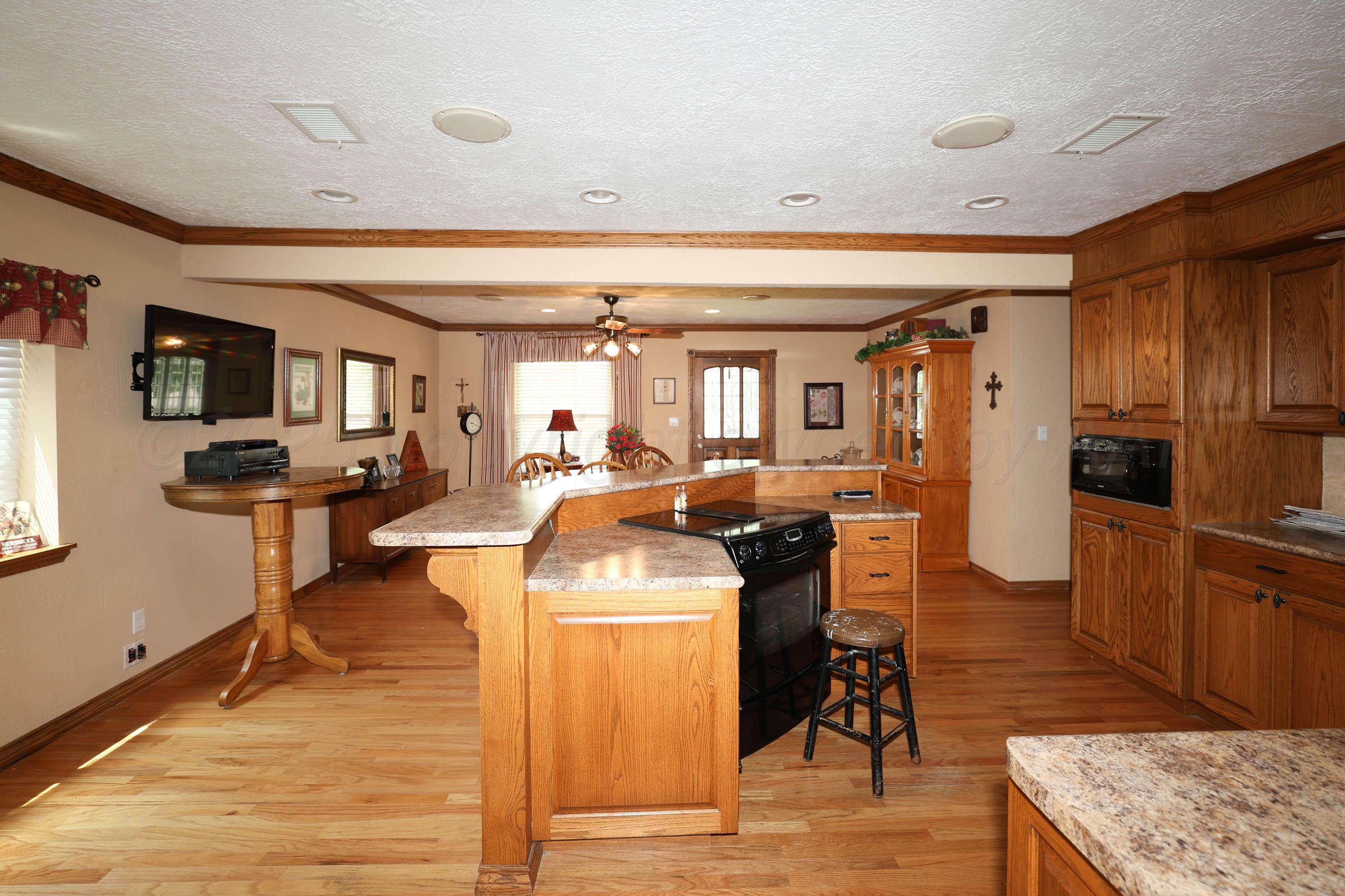331 W Bonita Avenue Property Photo 10
