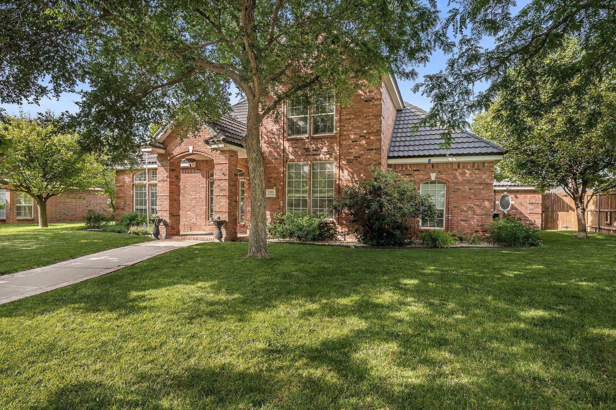 7809 Bent Tree Drive Property Photo 2
