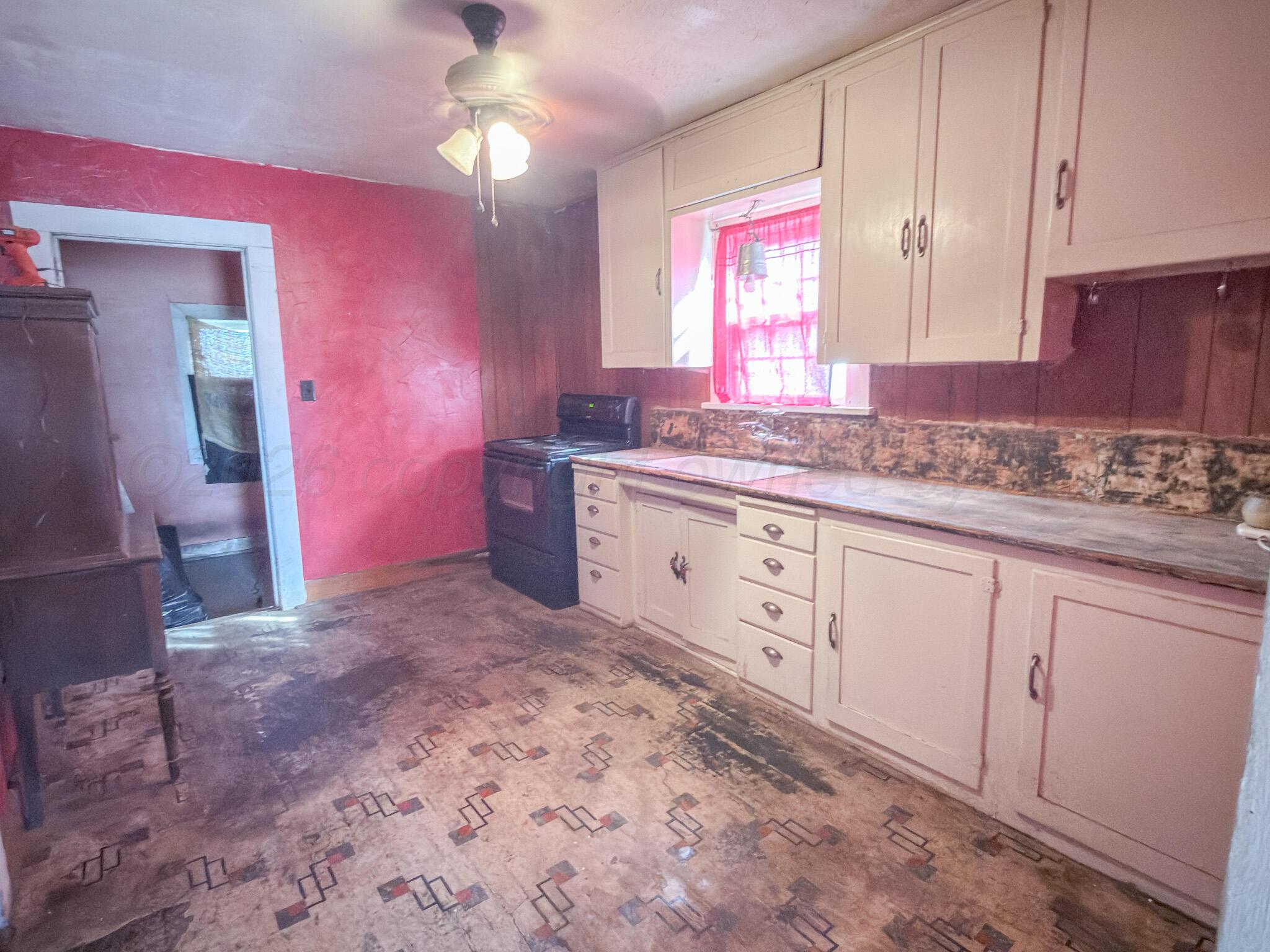 628 E Foster Avenue Property Photo 5