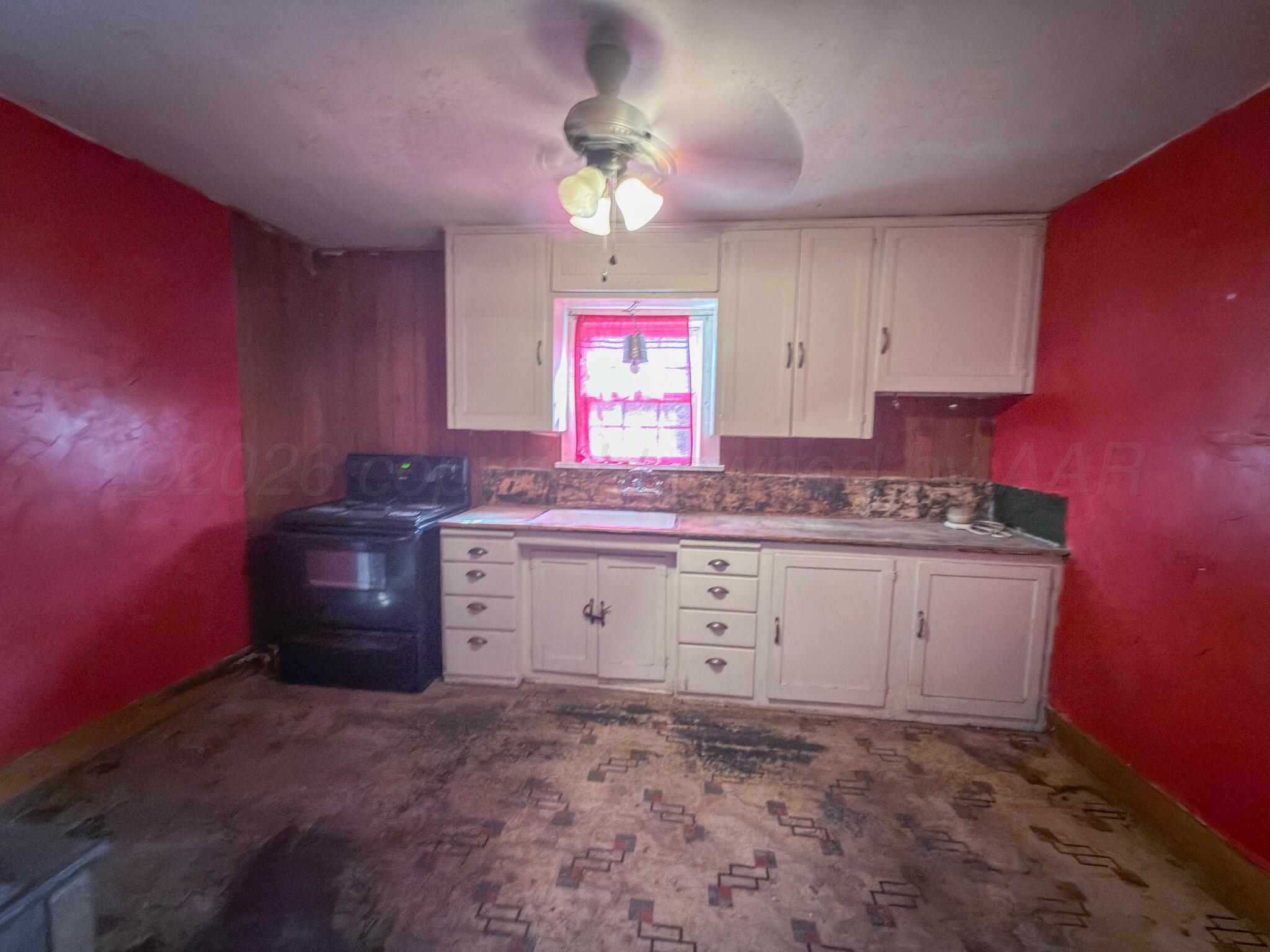 628 E Foster Avenue Property Photo 7