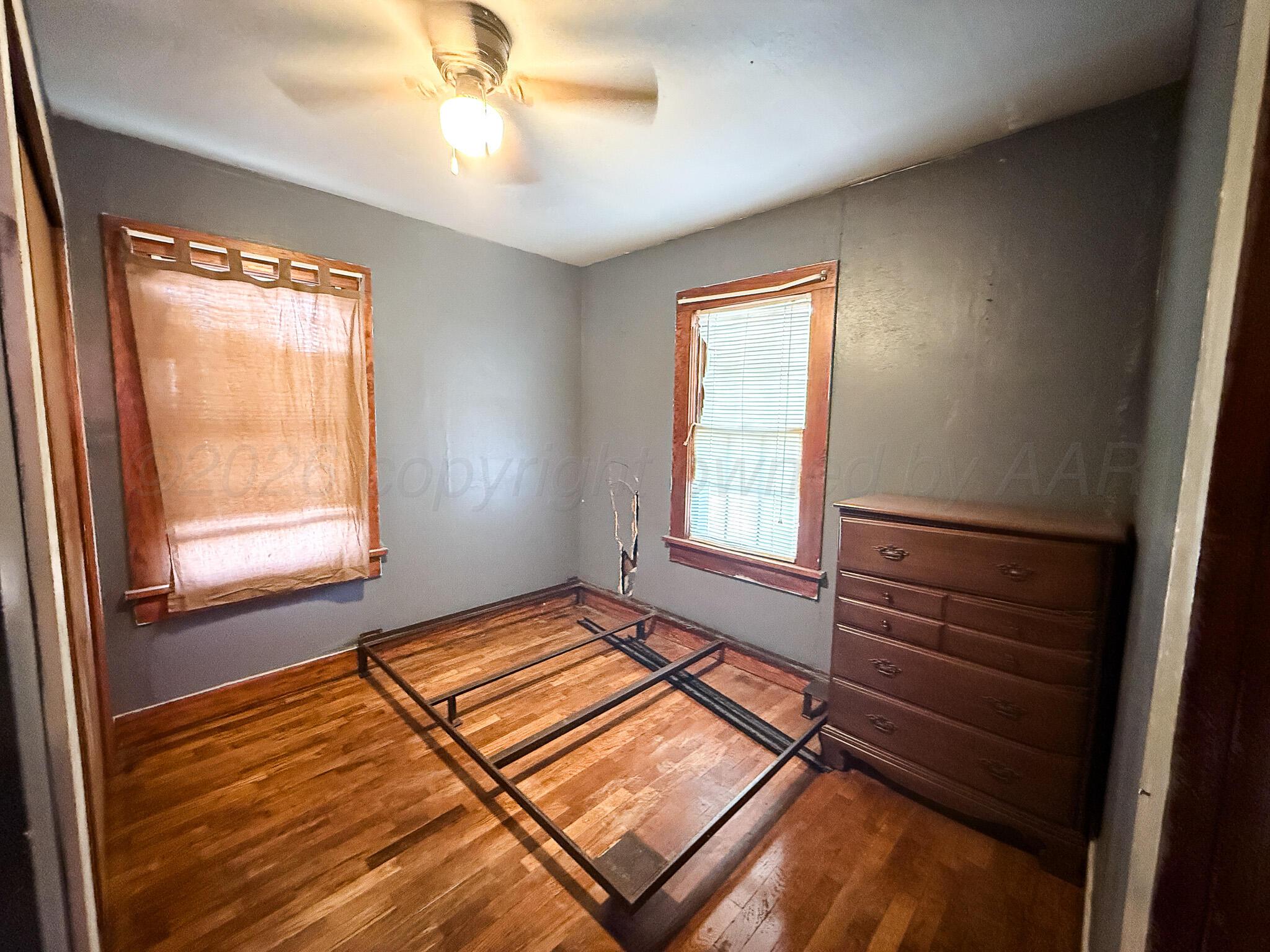 628 E Foster Avenue Property Photo 8