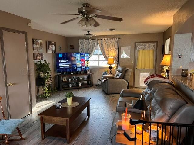 710 Steele Drive Property Photo 4