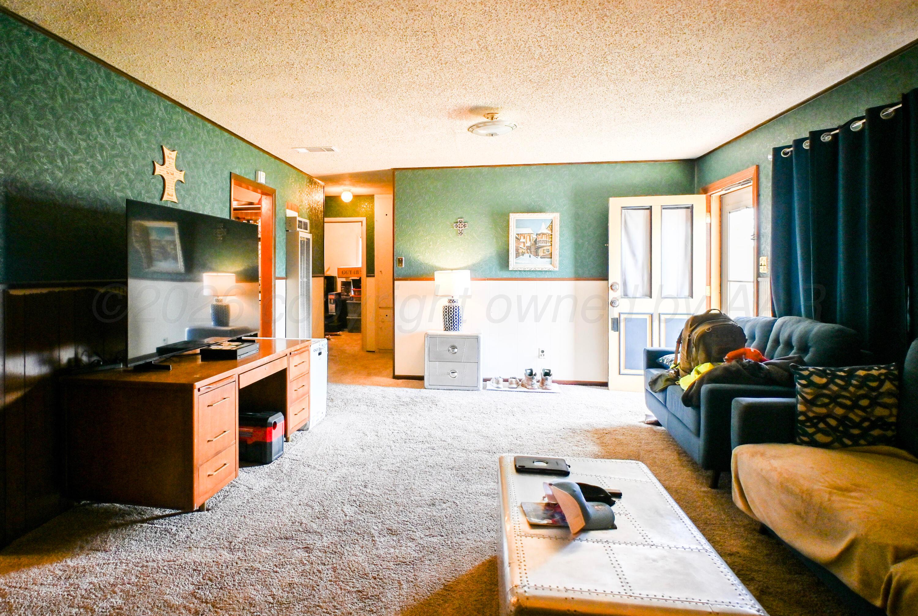 405 Brown Avenue Property Photo 4