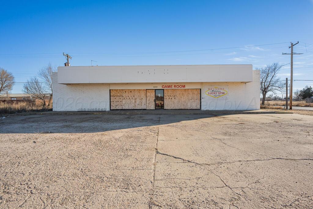 600 E FREDERIC Avenue Property Photo 1