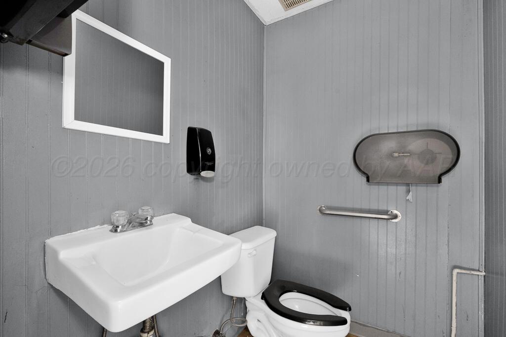 600 E Frederic Avenue Property Photo 10