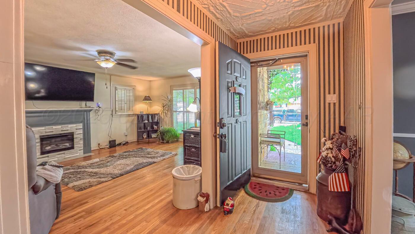 1605 S Bonham Street Property Photo 8
