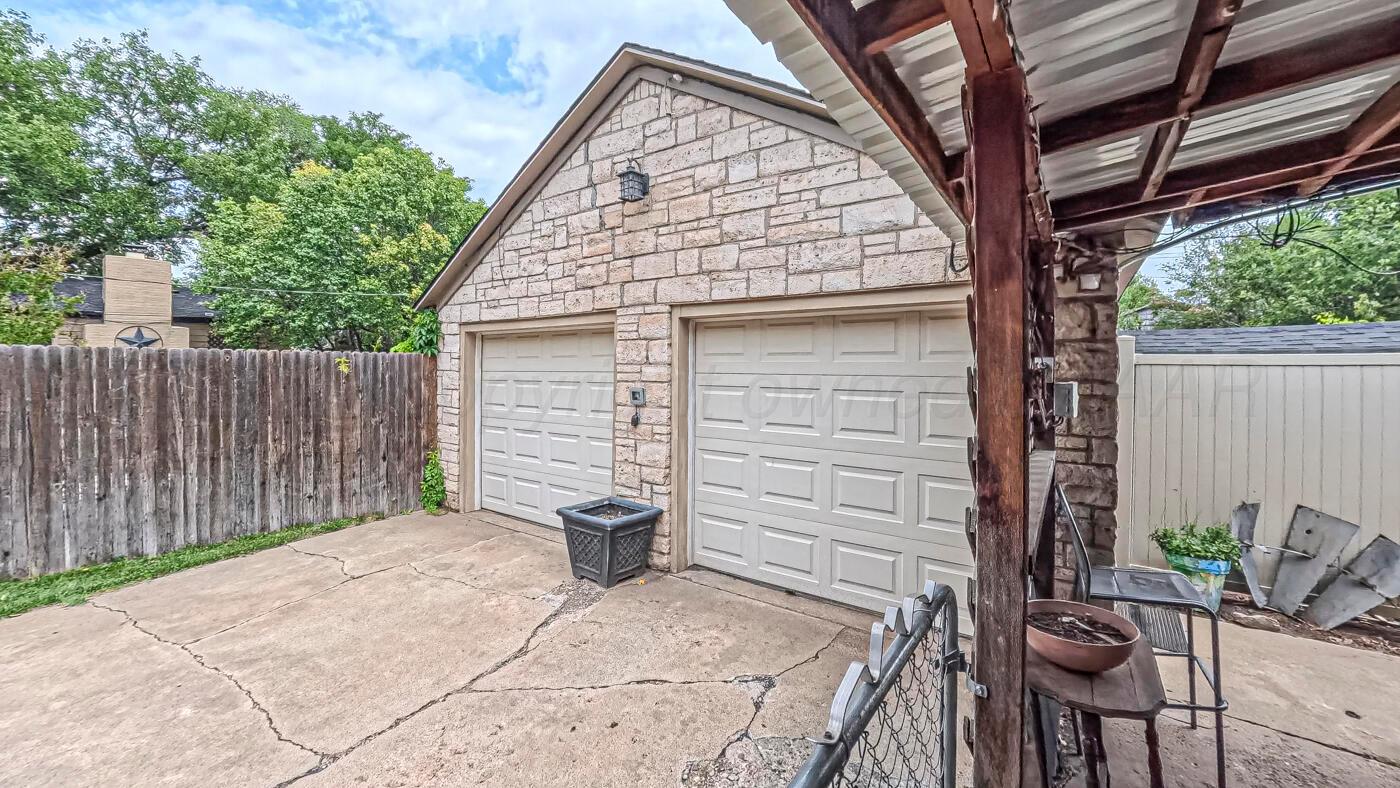 1605 S Bonham Street Property Photo 25
