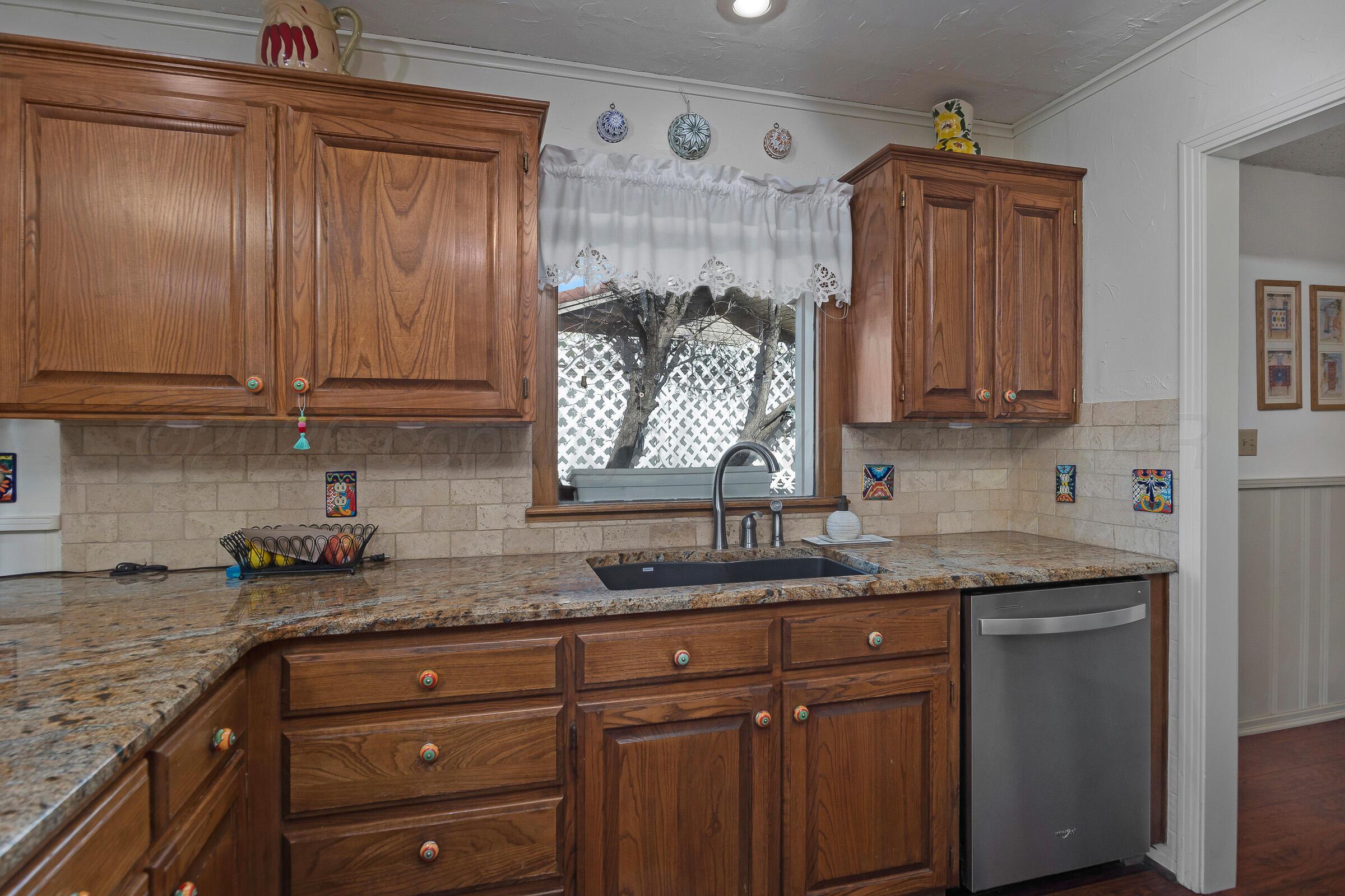3208 S Rusk Street Property Photo 12