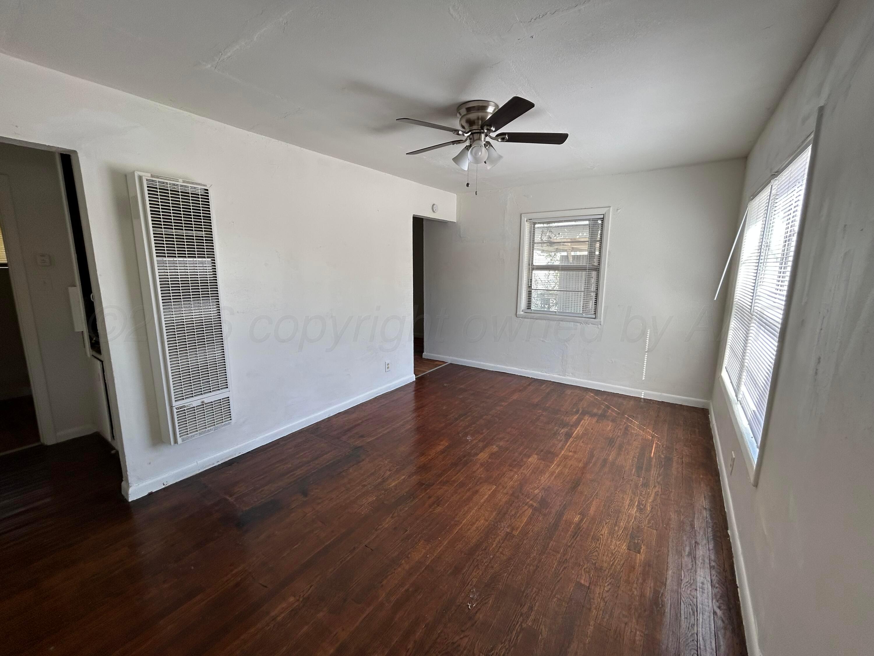 2005 N Manhattan Street Property Photo 2