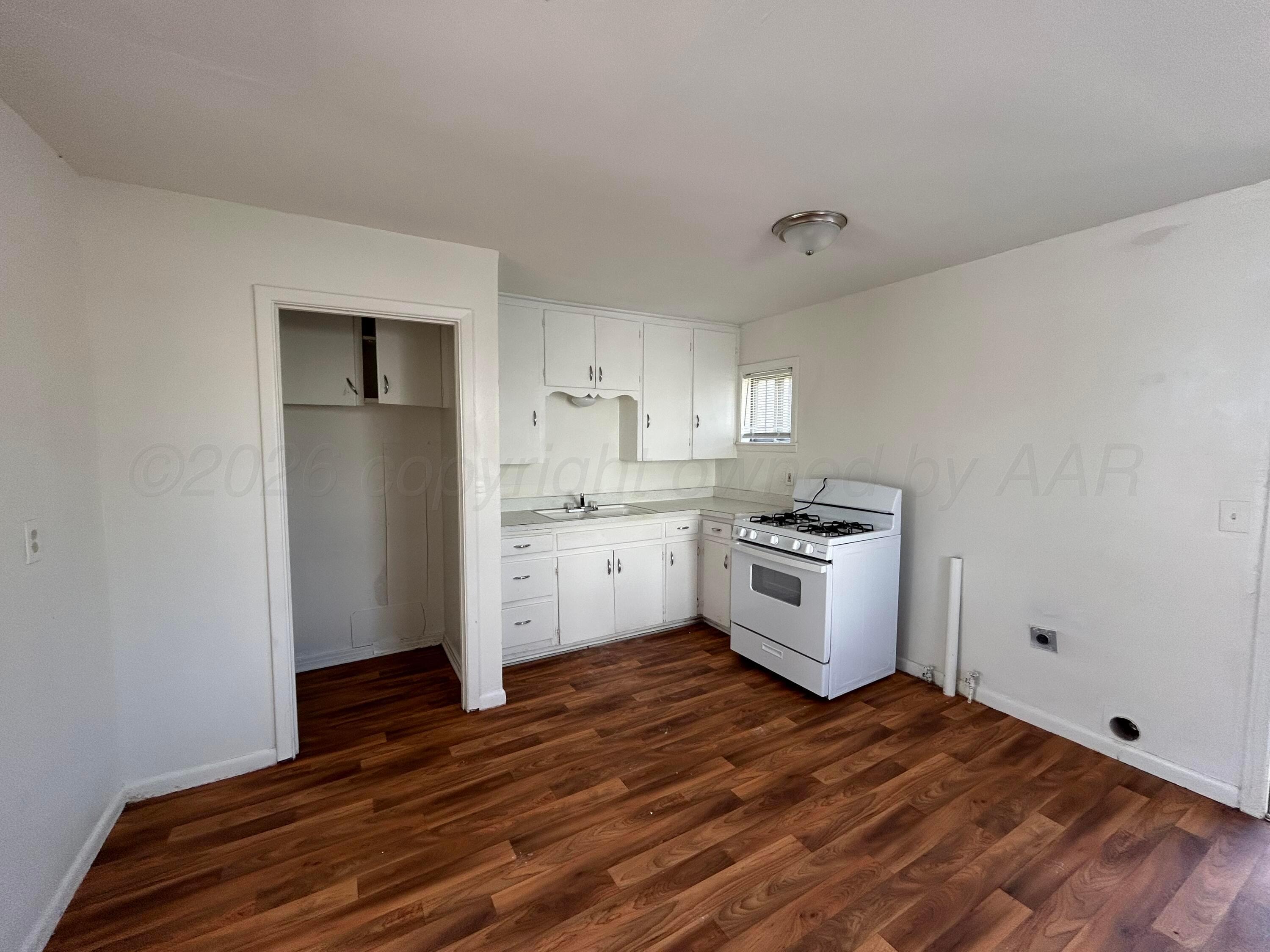 2005 N Manhattan Street Property Photo 4