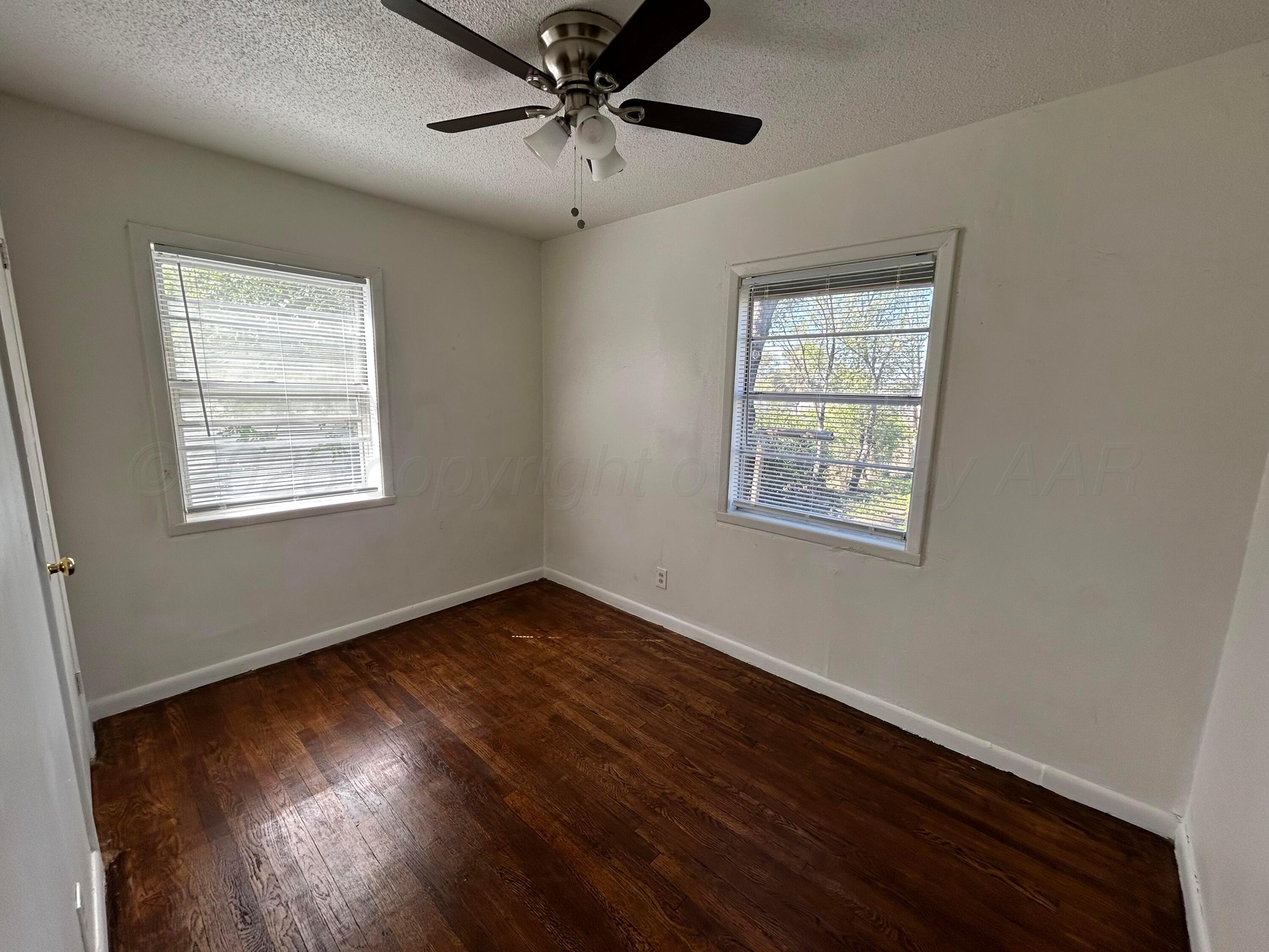 2005 N Manhattan Street Property Photo 5