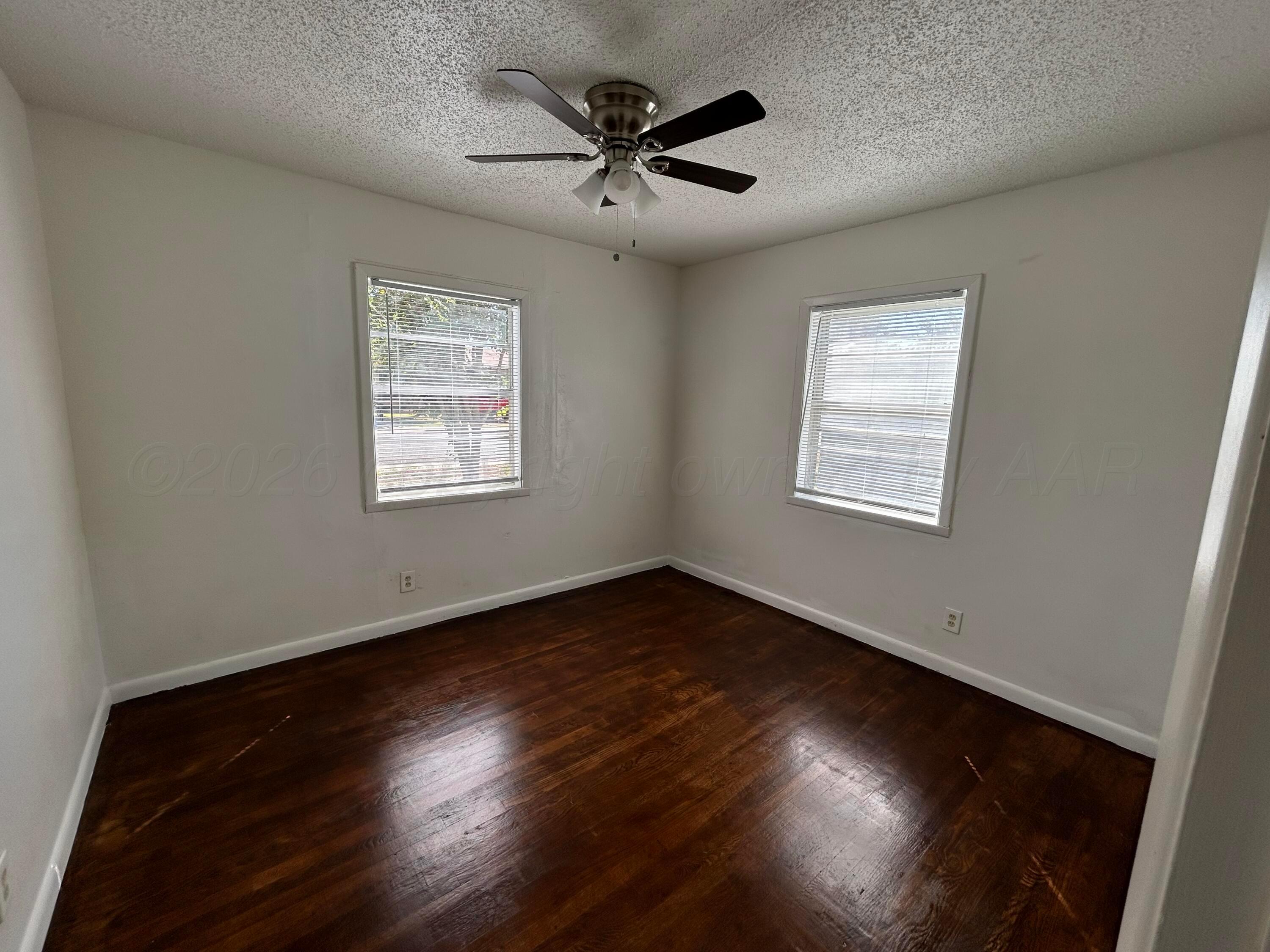 2005 N Manhattan Street Property Photo 7