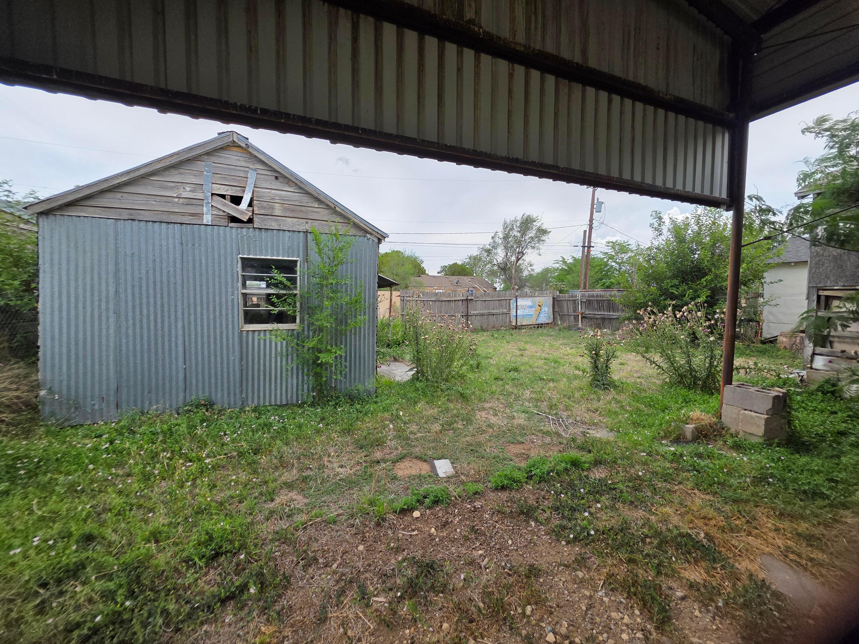 840 E Beryl Street Property Photo 3