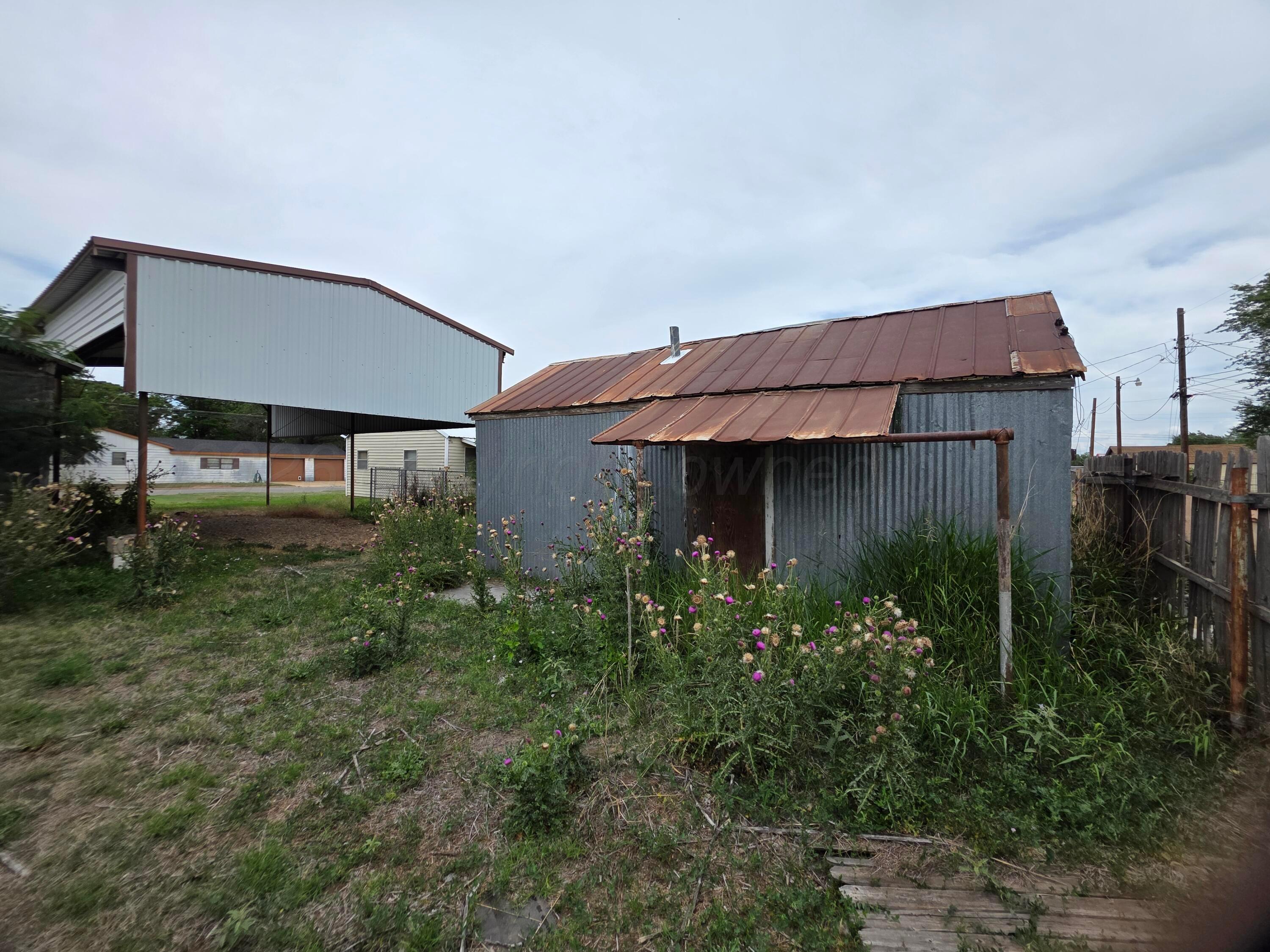840 E Beryl Street Property Photo 4