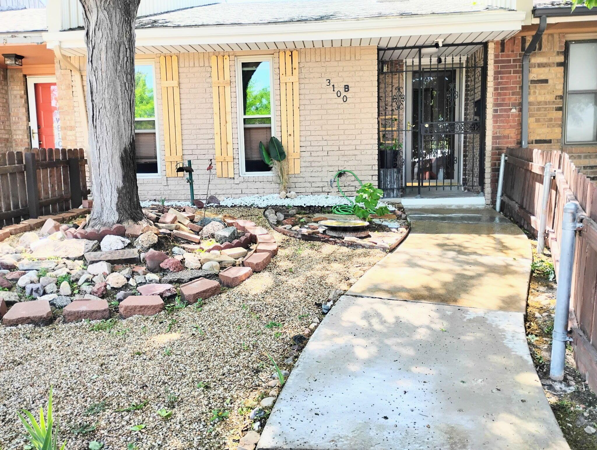 3100 JANET Drive Property Photo 1
