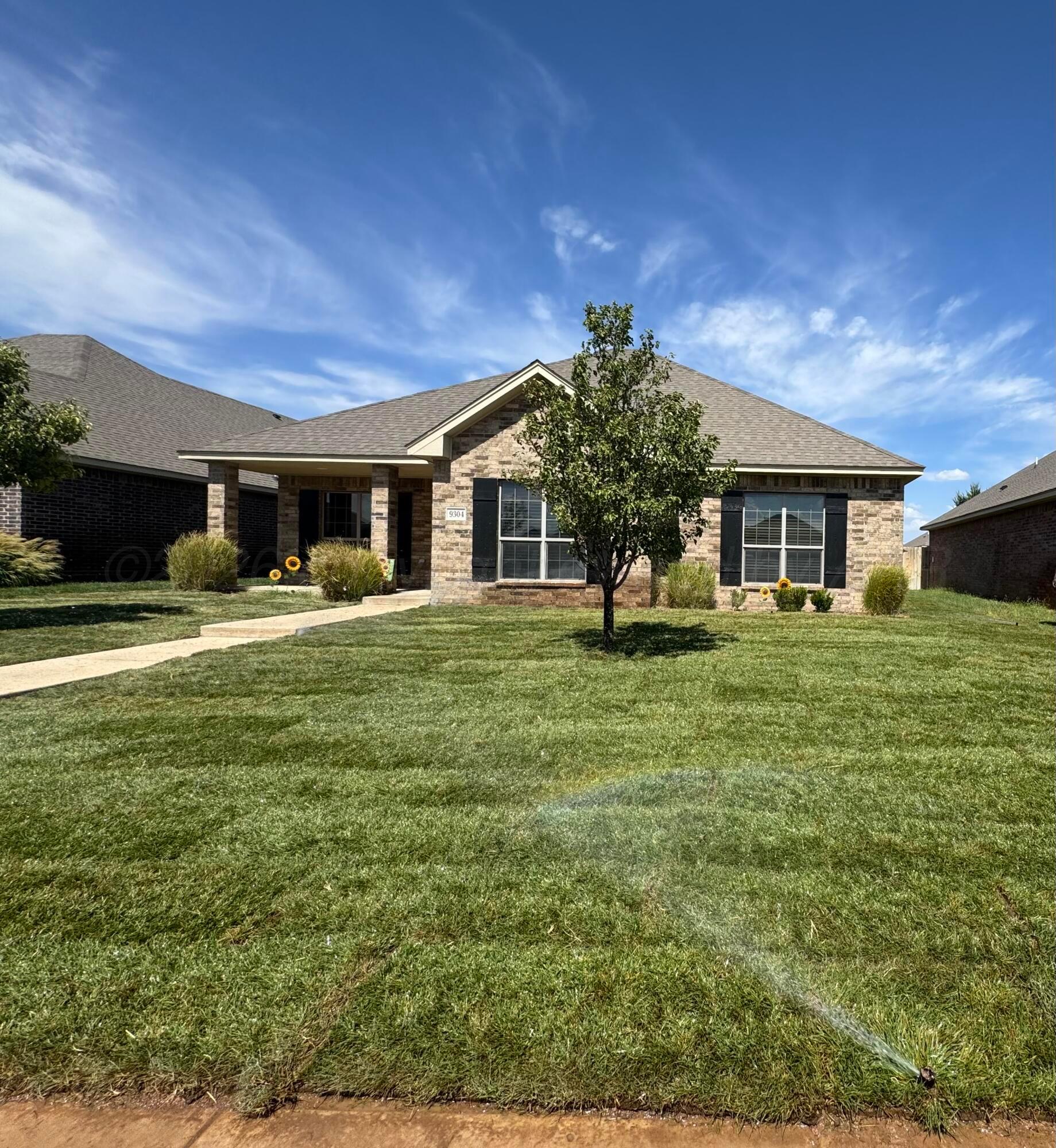 9304 Heritage Hills Parkway Property Photo 1