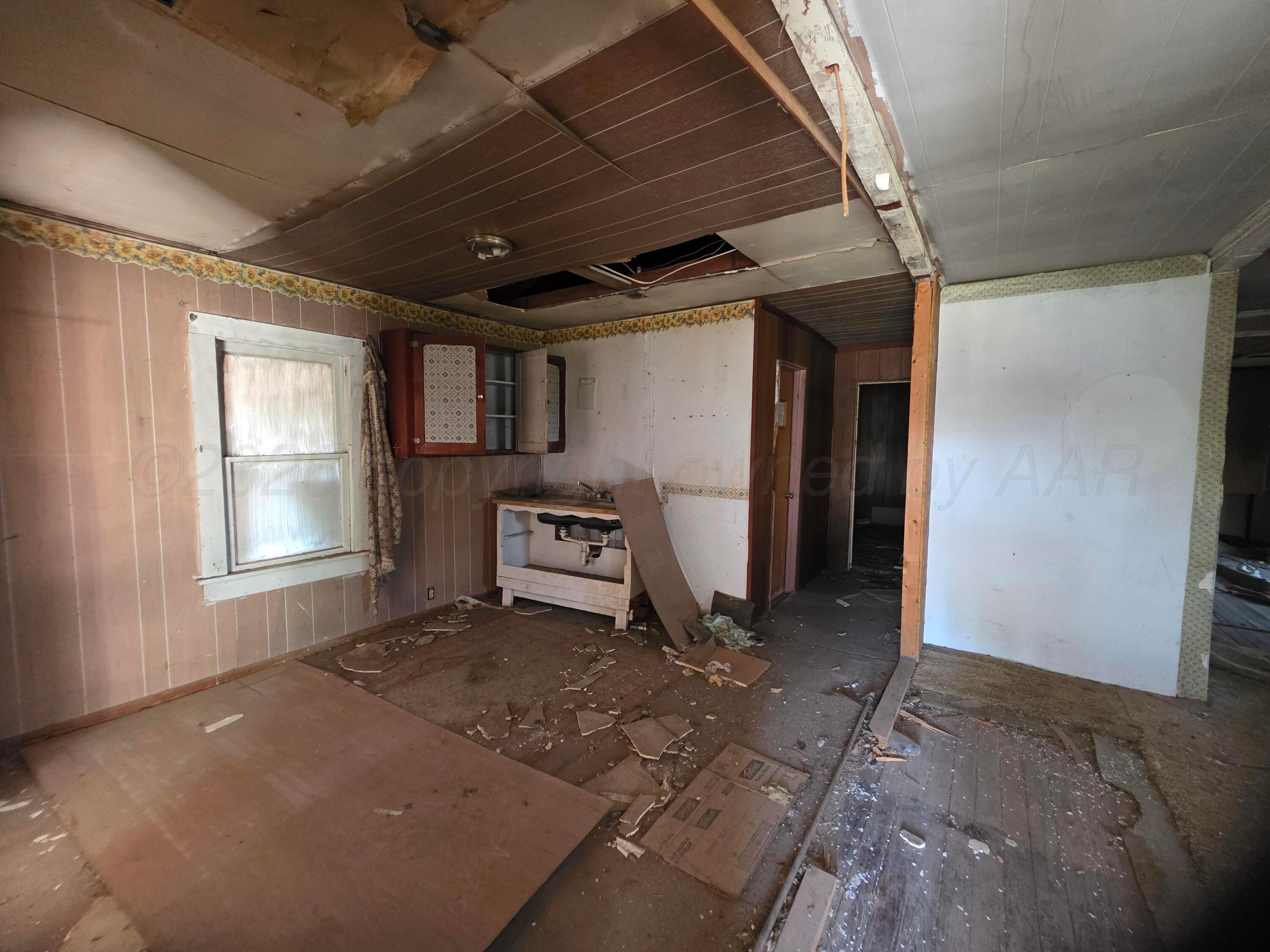 522 S Ballard Street Property Photo 3