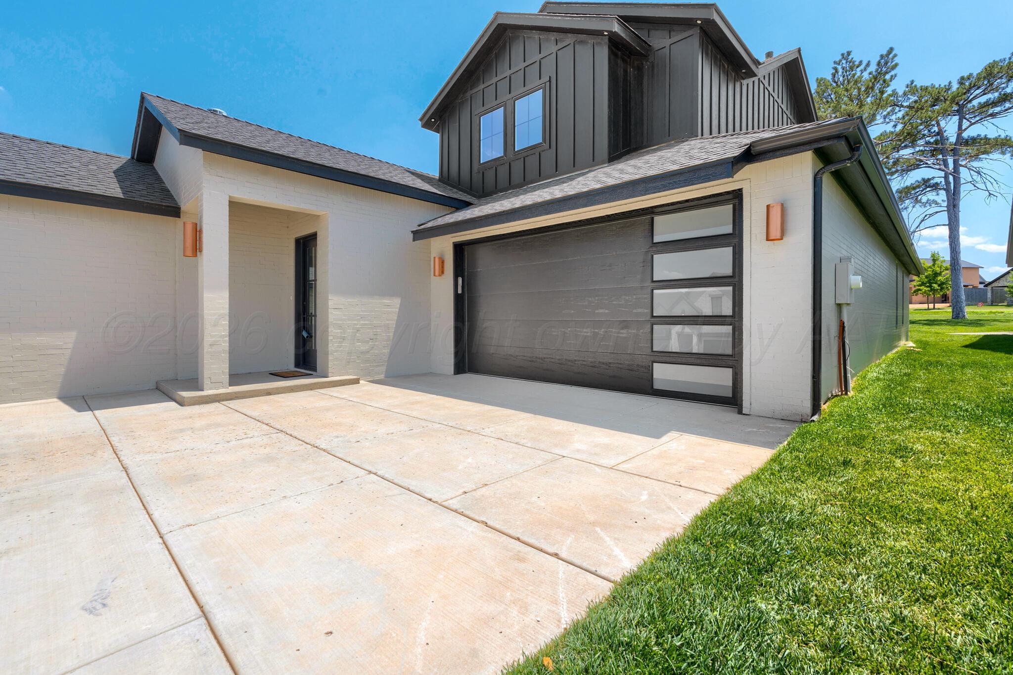 4409 N Rocking Chair Property Photo 4