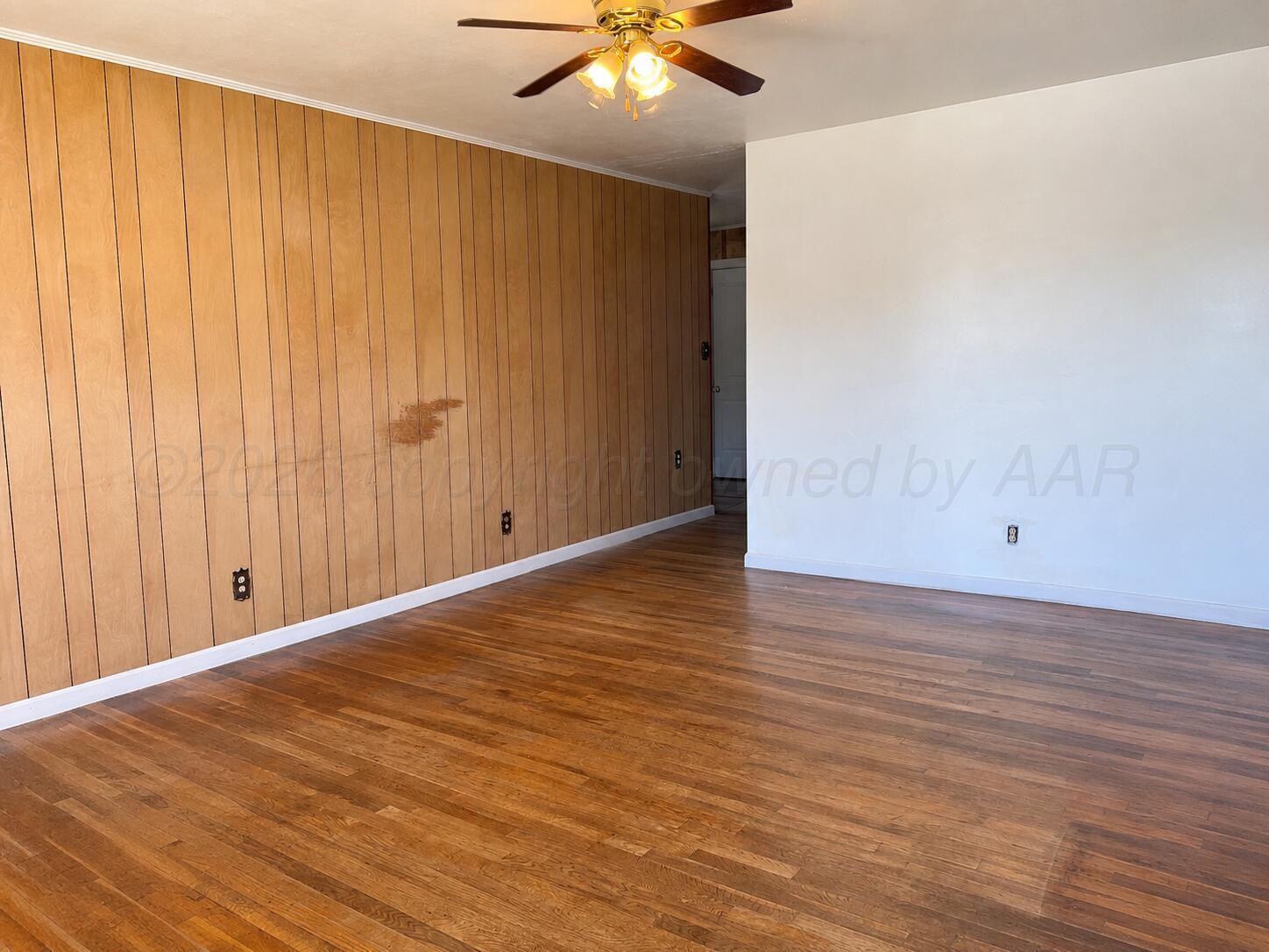 203 W 12th Avenue Property Photo 2