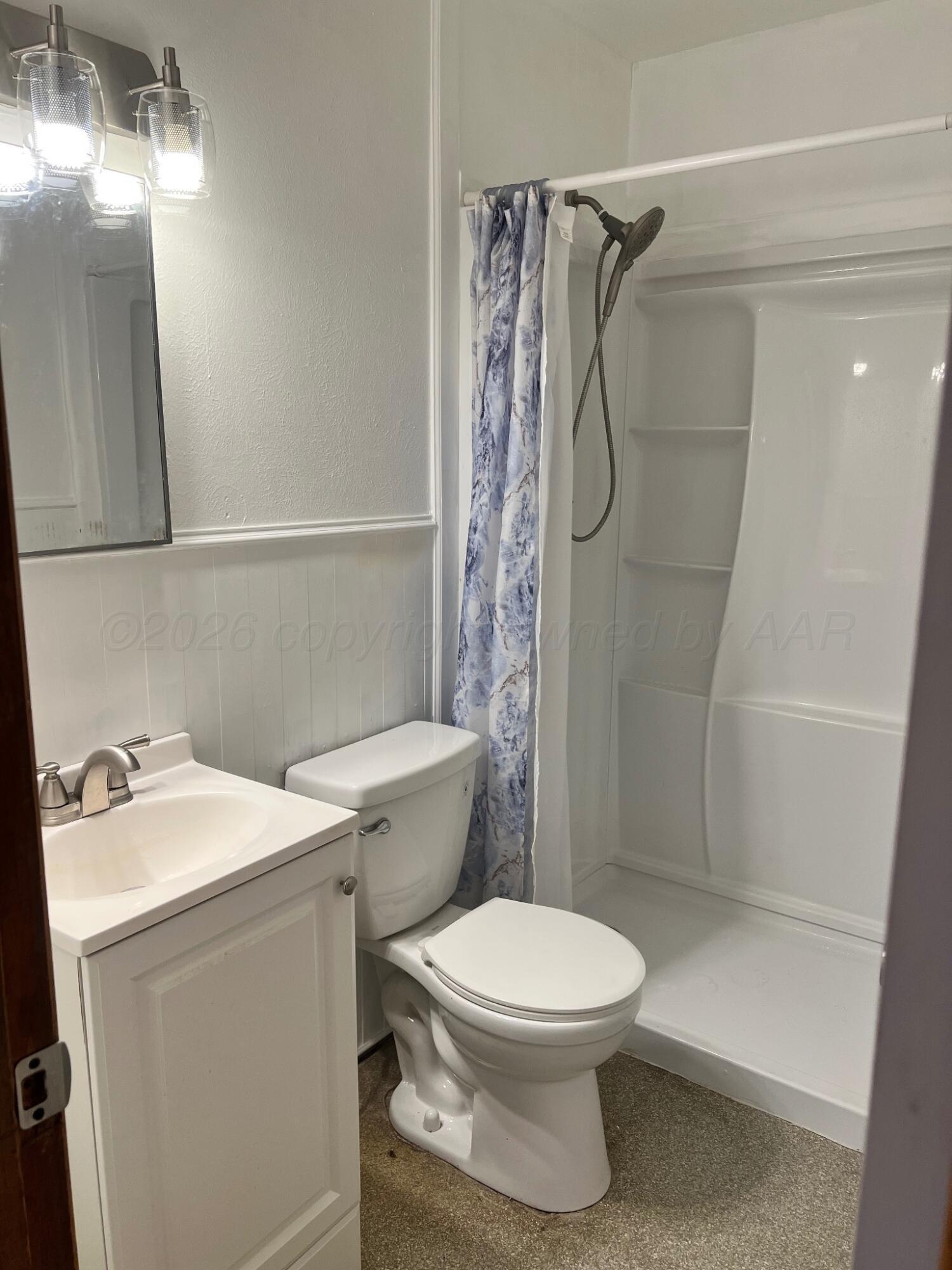 203 W 12th Avenue Property Photo 5